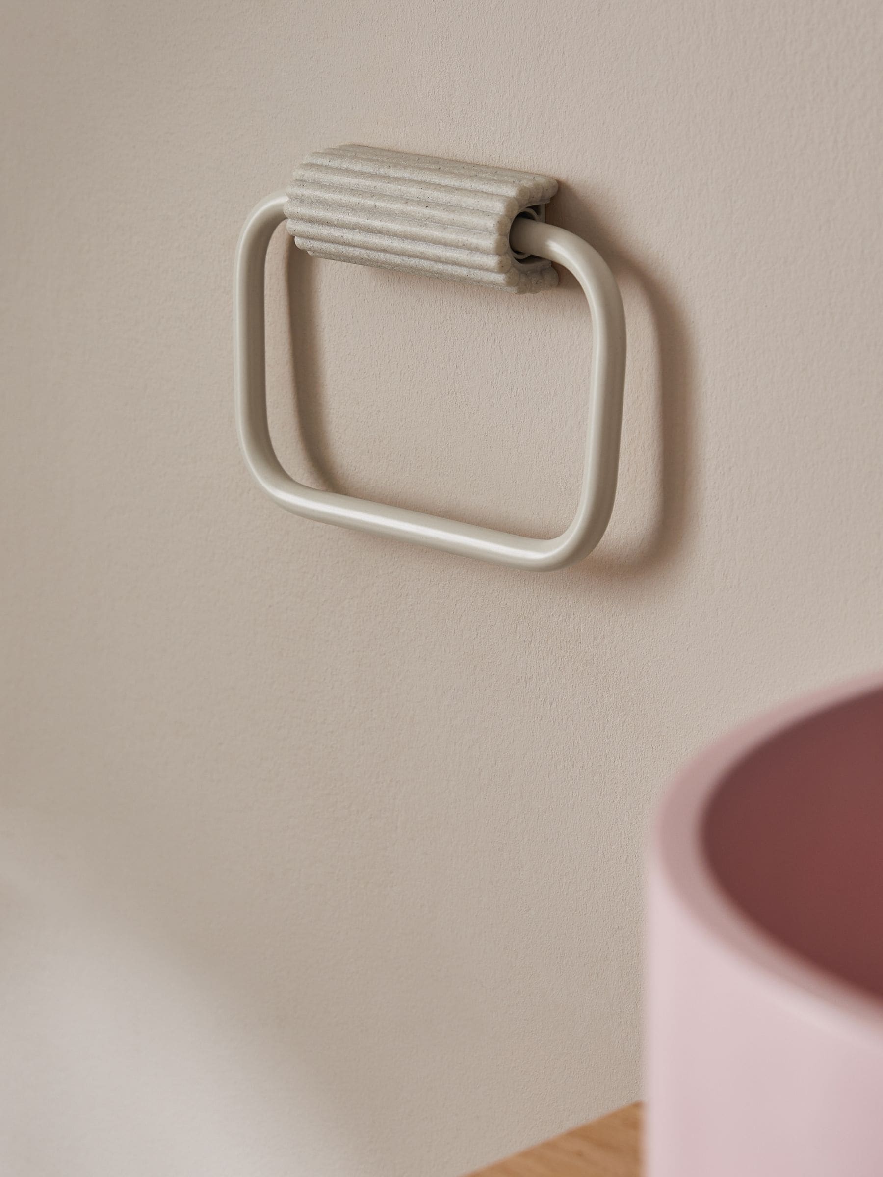 Natural Rib bathroom towel ring 15x11x2.5cm imported from the UK