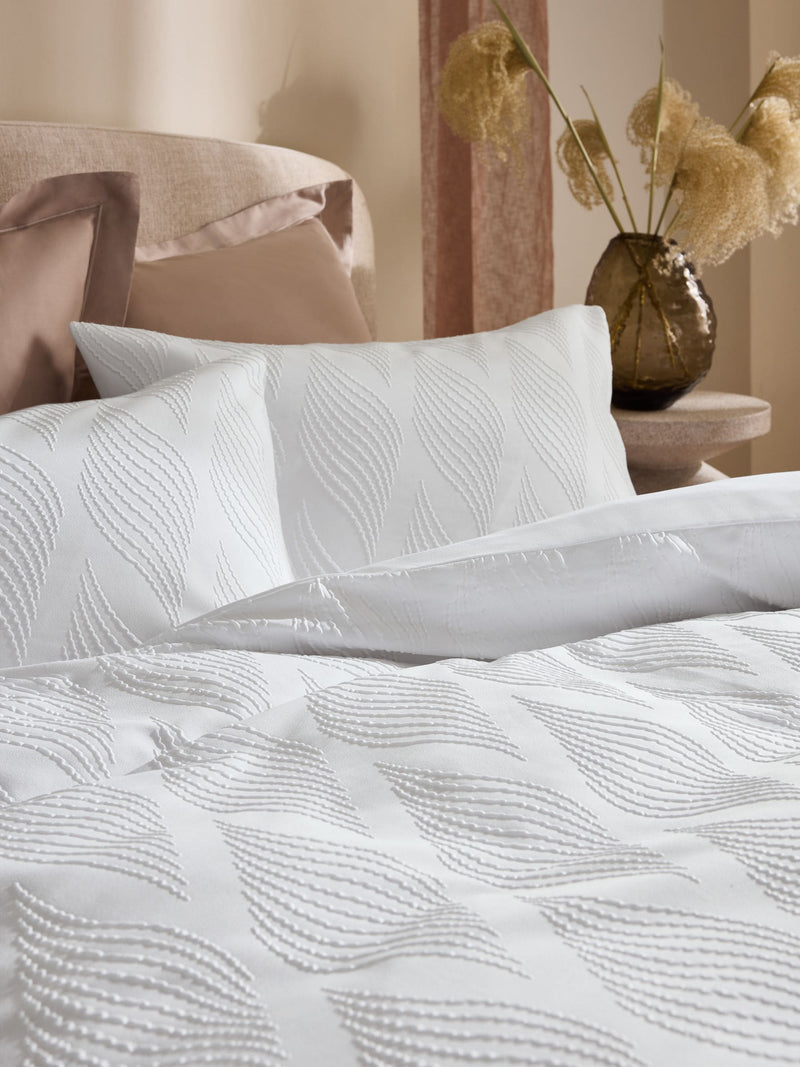 White wave embossed duvet cover and pillowcase set (British brand)
