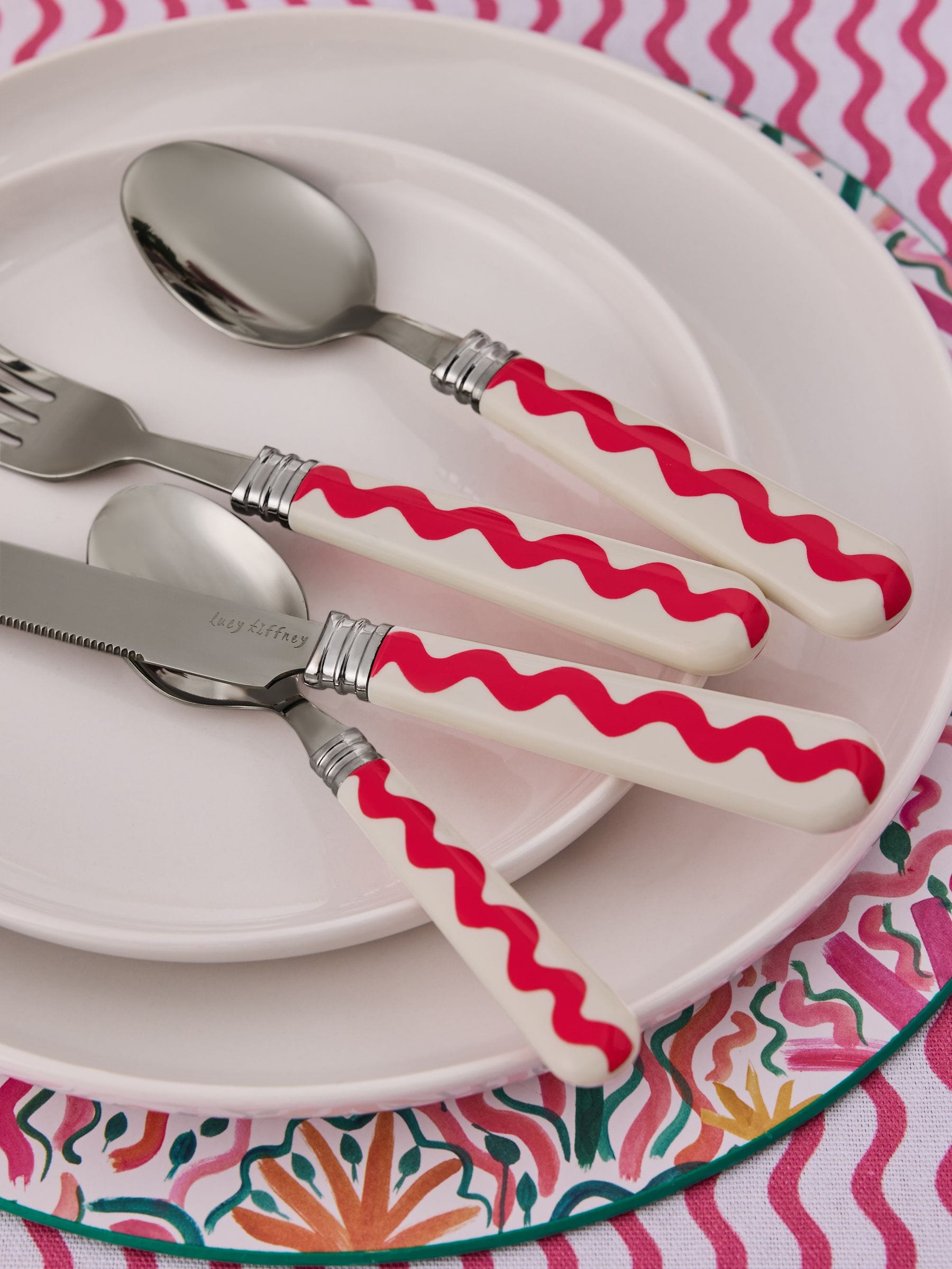 Lucy Tiffney pink cutlery set 16 piece, UK version