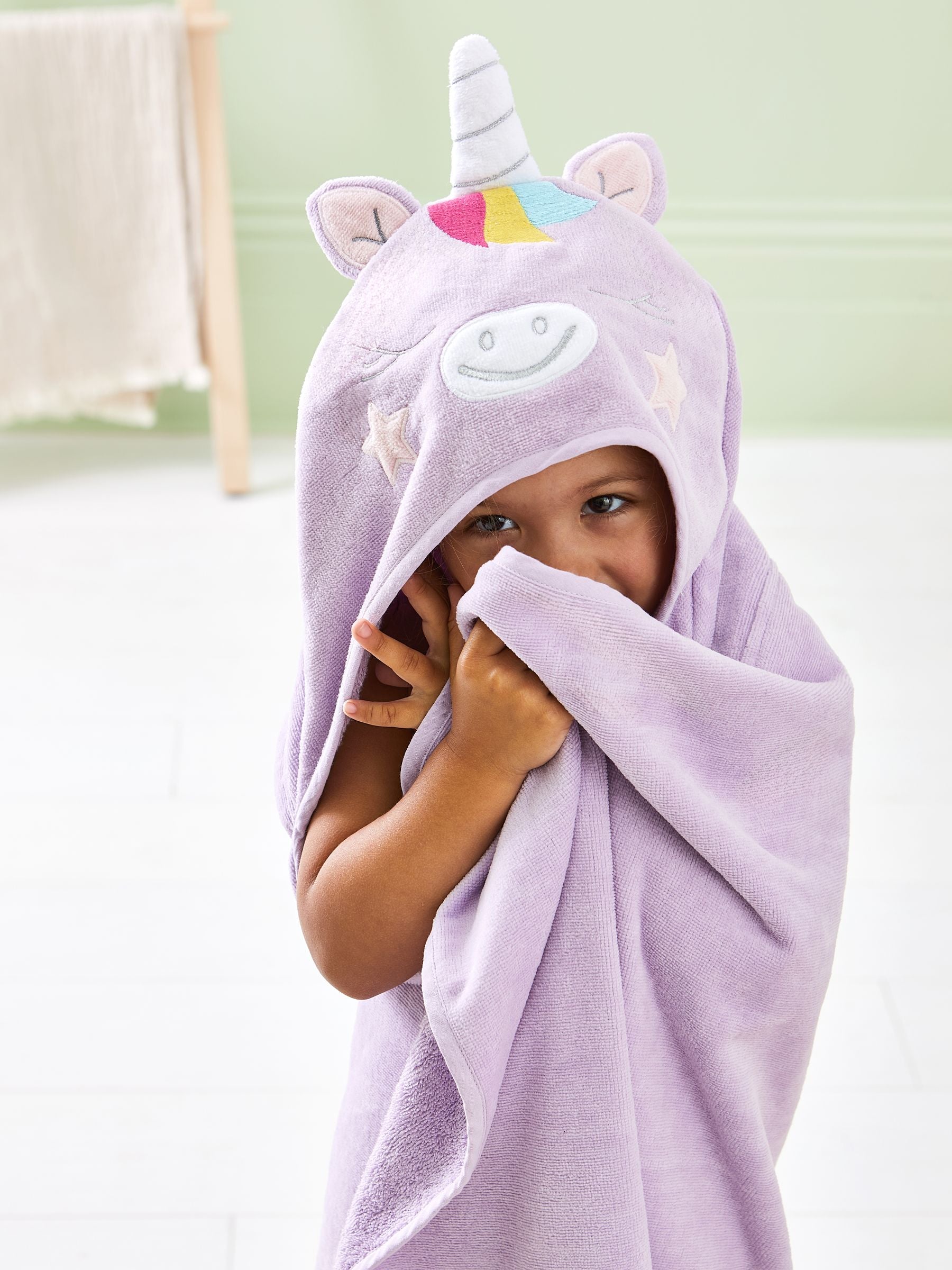 منشفة JoJo Maman Bébé بغطاء رأس على شكل وحيد القرن كبيرة بمقاس 130 × 70 سم، مستوردة من المملكة المتحدة