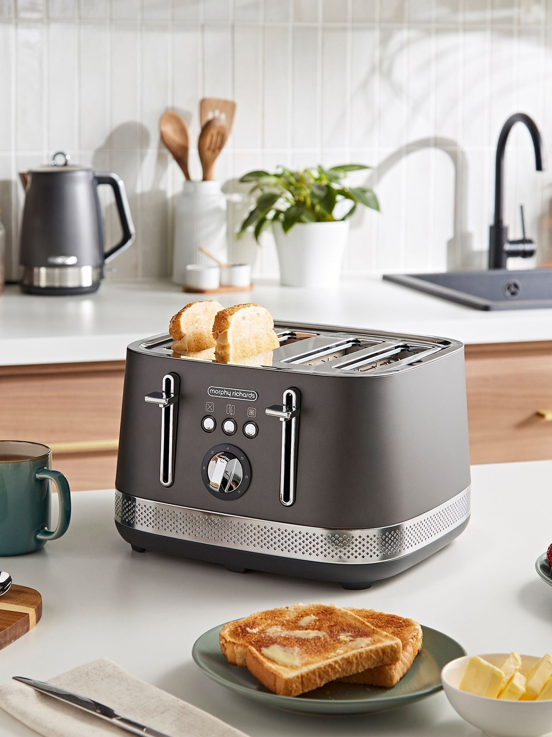 Morphy Richards Black Illumination 4 Slice Toaster, imported from the UK