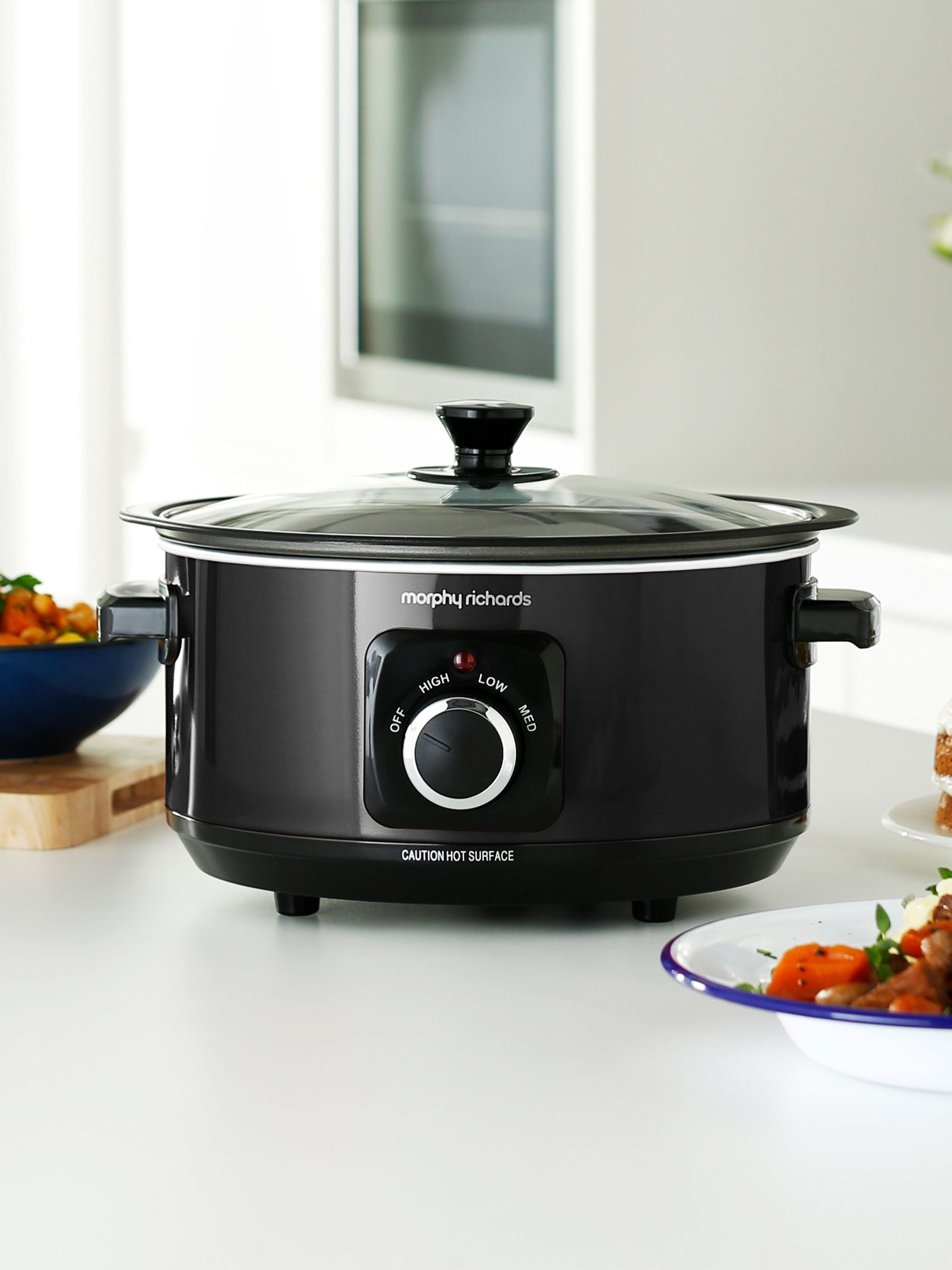 Morphy Richards black slow cooker 3.5L, UK version