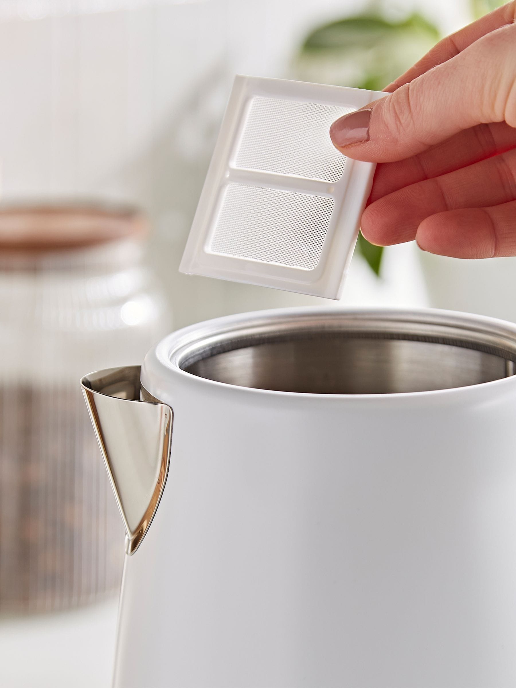 Morphy Richards White Illumination Jug Kettle 1.7L, imported from the UK