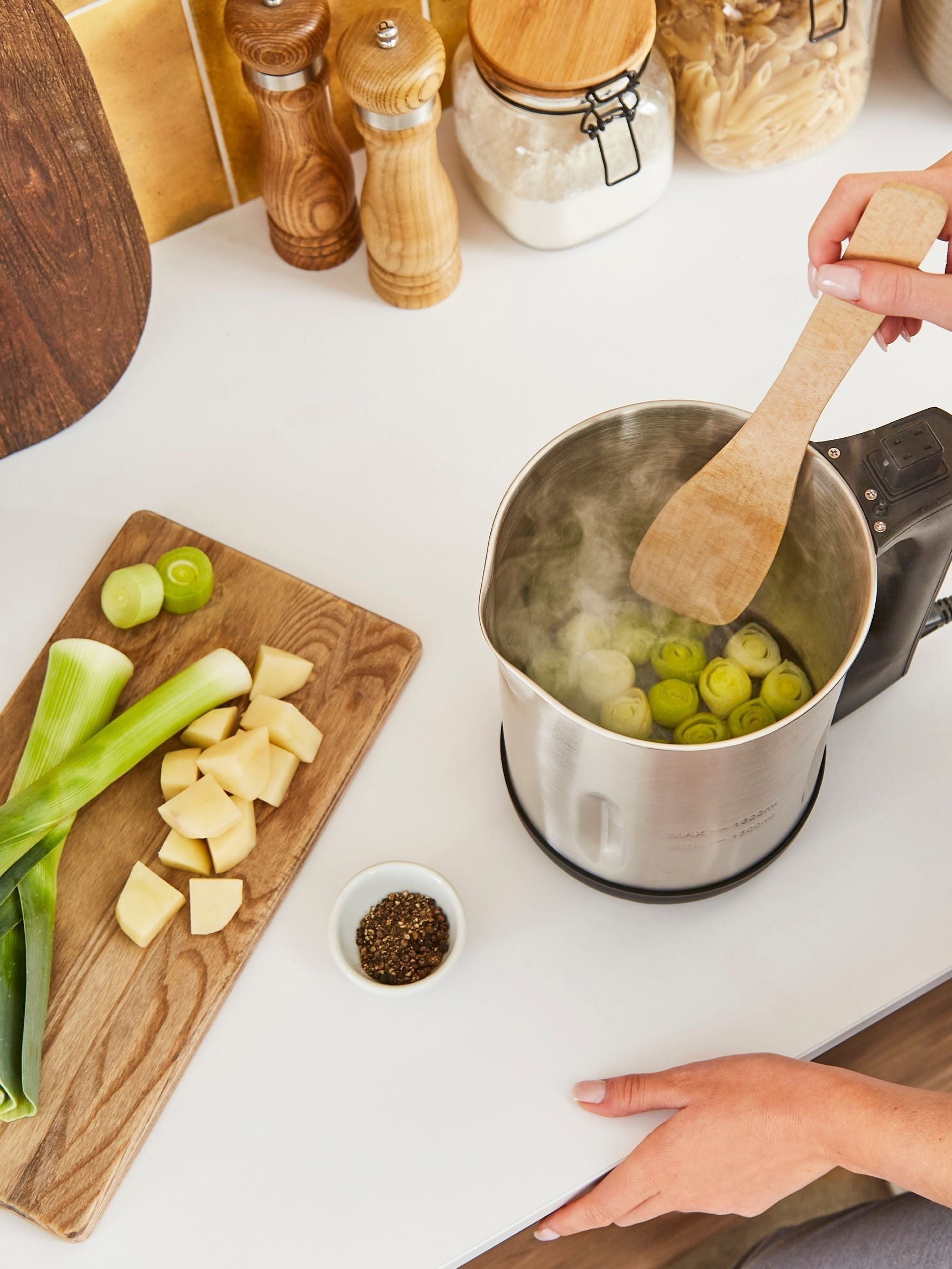 Morphy Richards soup maker 1.6L, imported from the UK