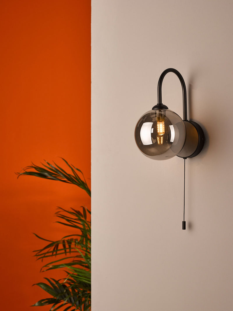 Dar Lighting Eissa wall light black, UK version