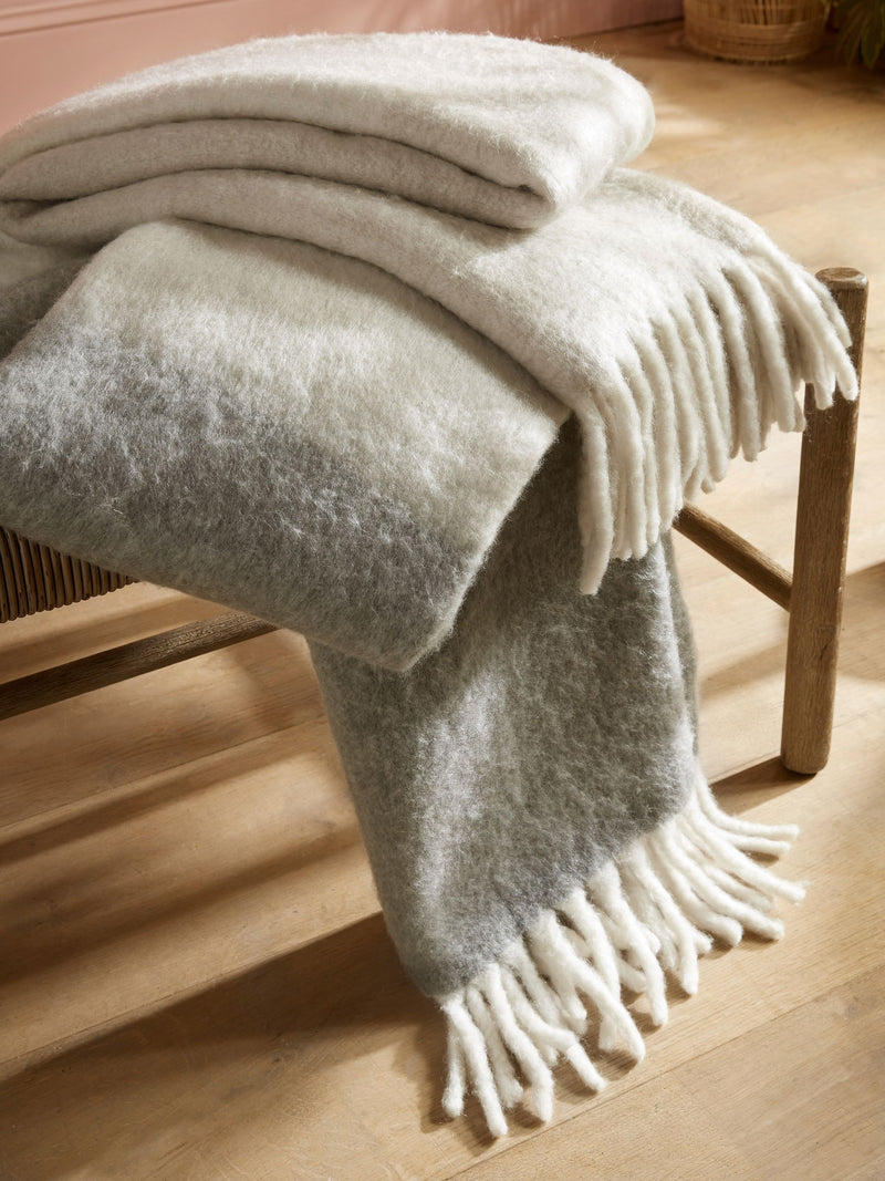 Laura Ashley Bronwen brushed throw 170x130cm (British brand)