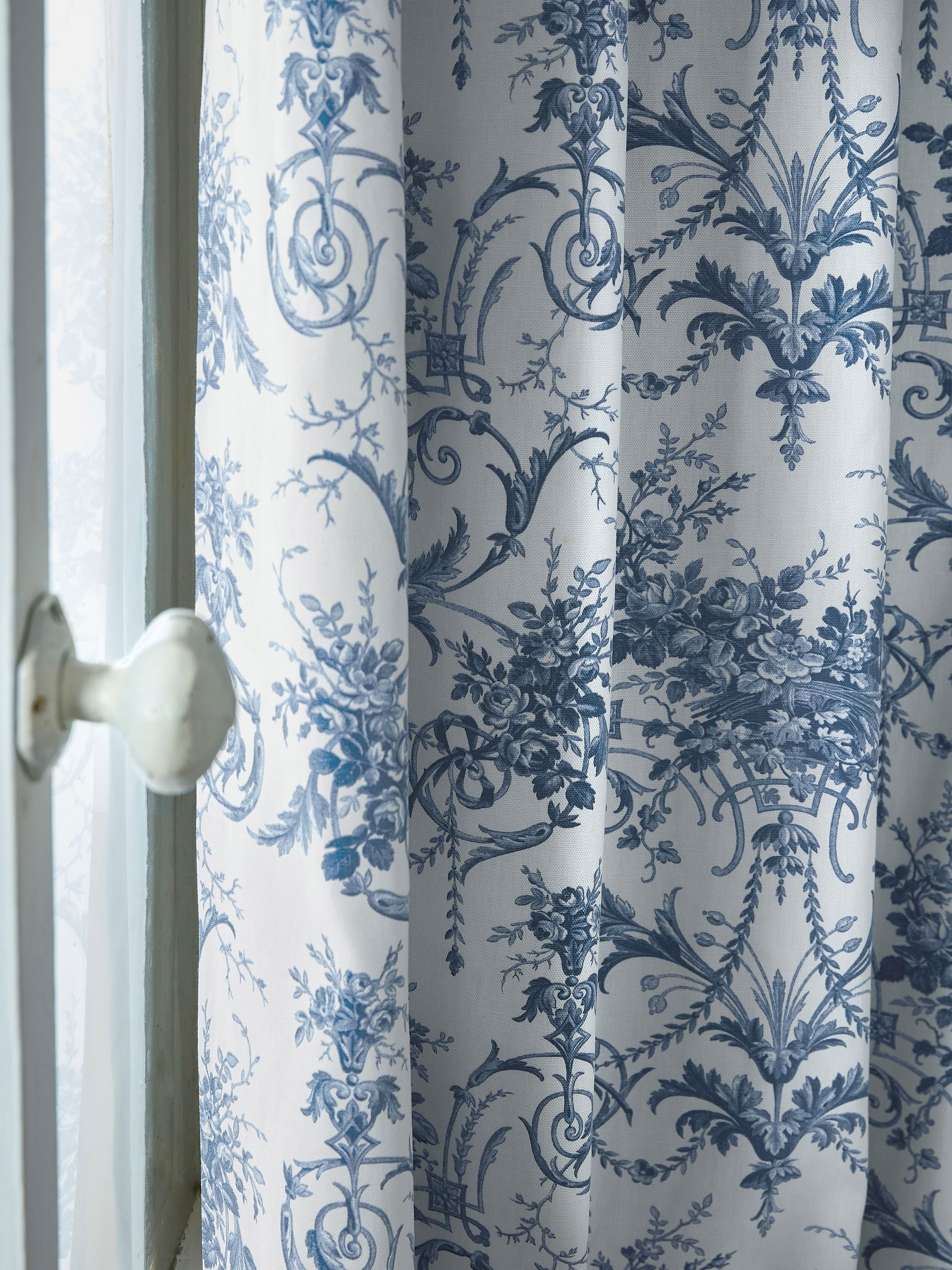 Laura Ashley Blue Tuileries curtain 112x137cm - British product