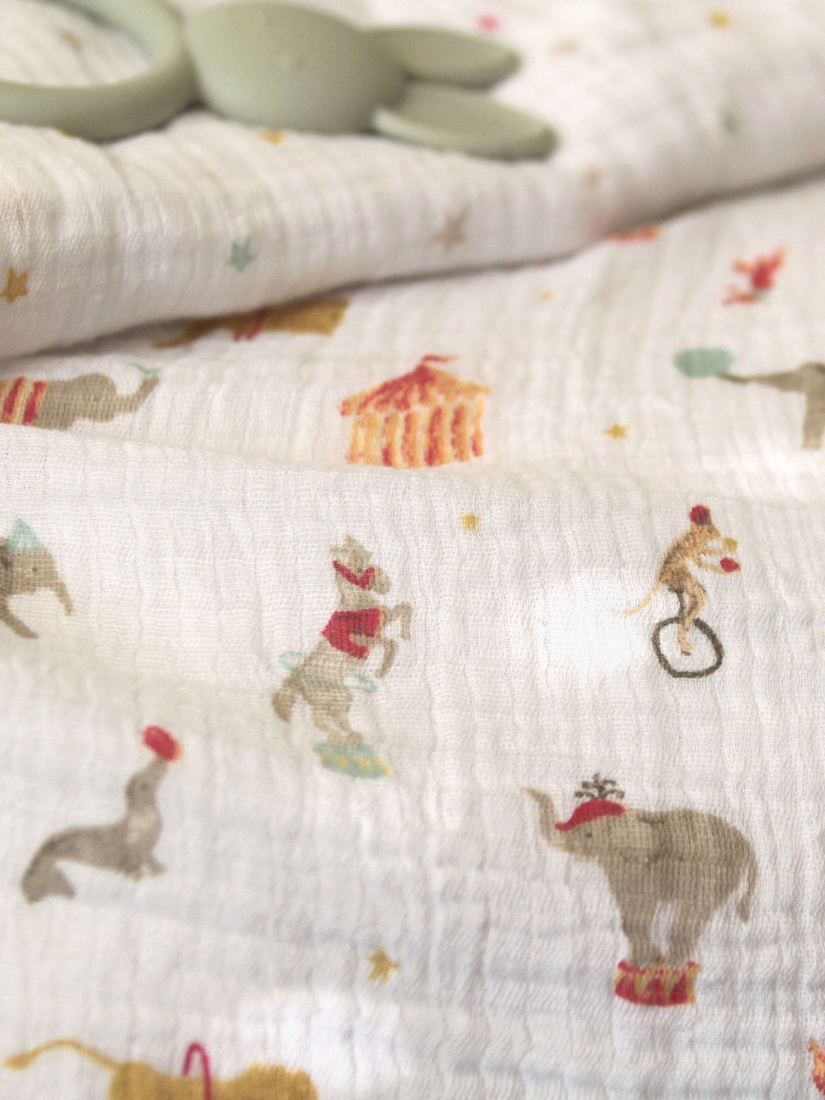 aden + anais White Essentials muslin blankets 2 pack - British product