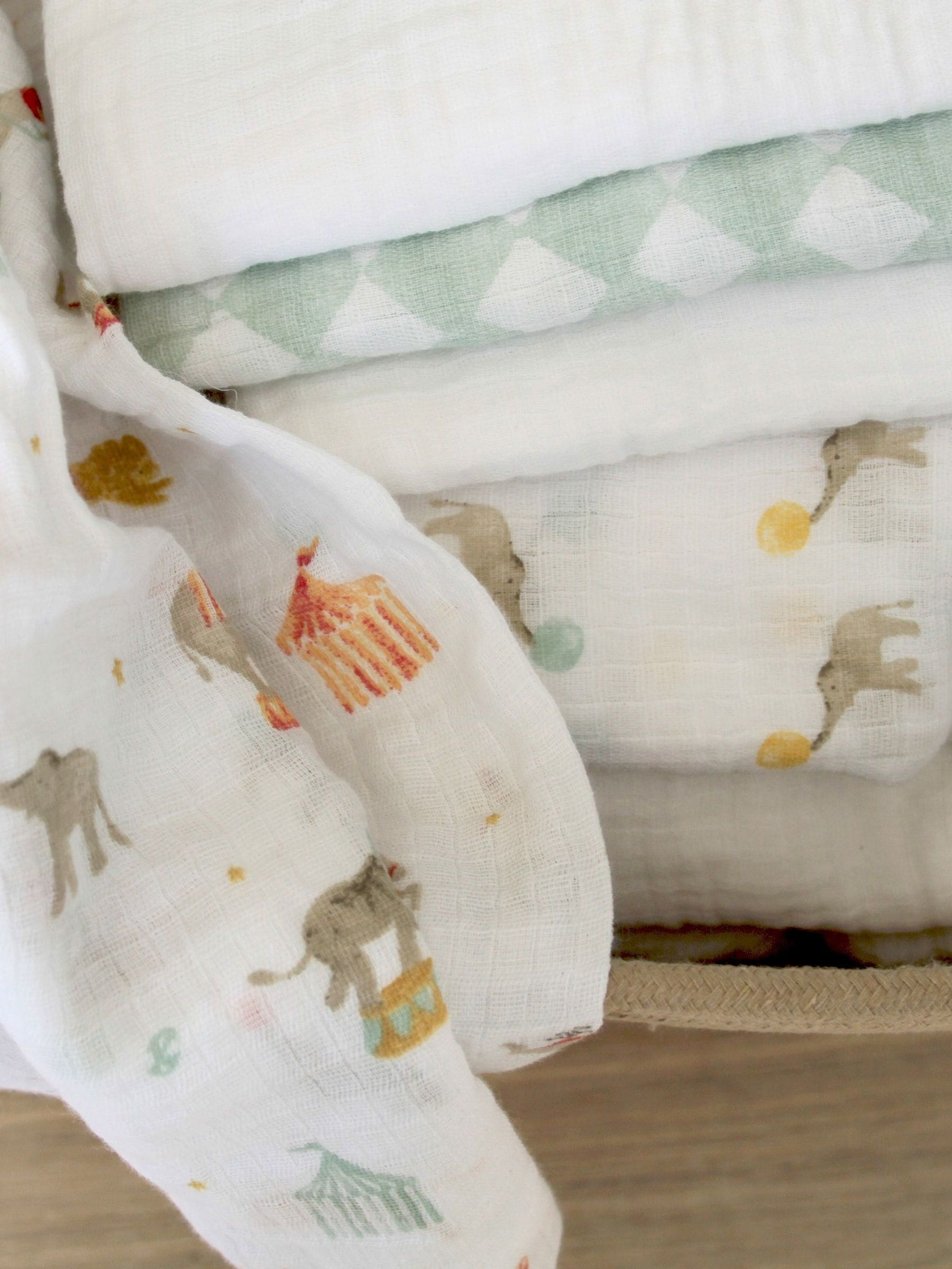 aden + anais muslin squares 5 pack 60x60cm Elephant Circus (British brand)