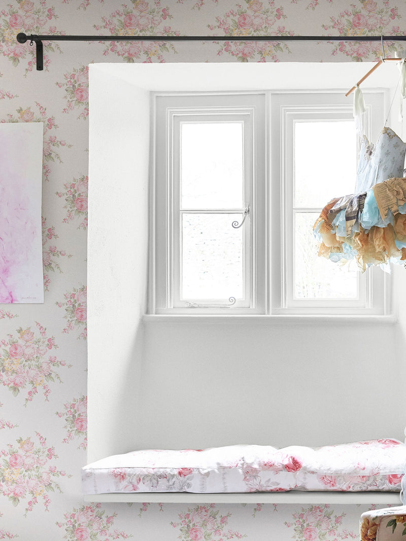Shabby Chic Rose Blossom wallpaper 10M roll, UK version