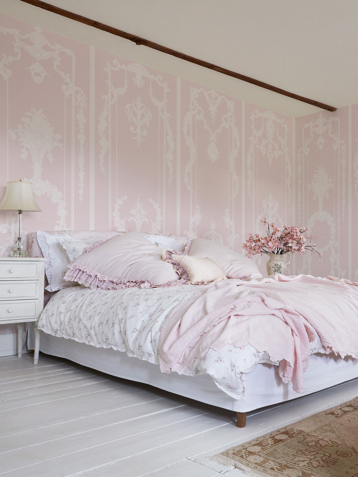 Shabby Chic by Rachel Ashwell pink panel Francaise mural sample A4 (British brand)