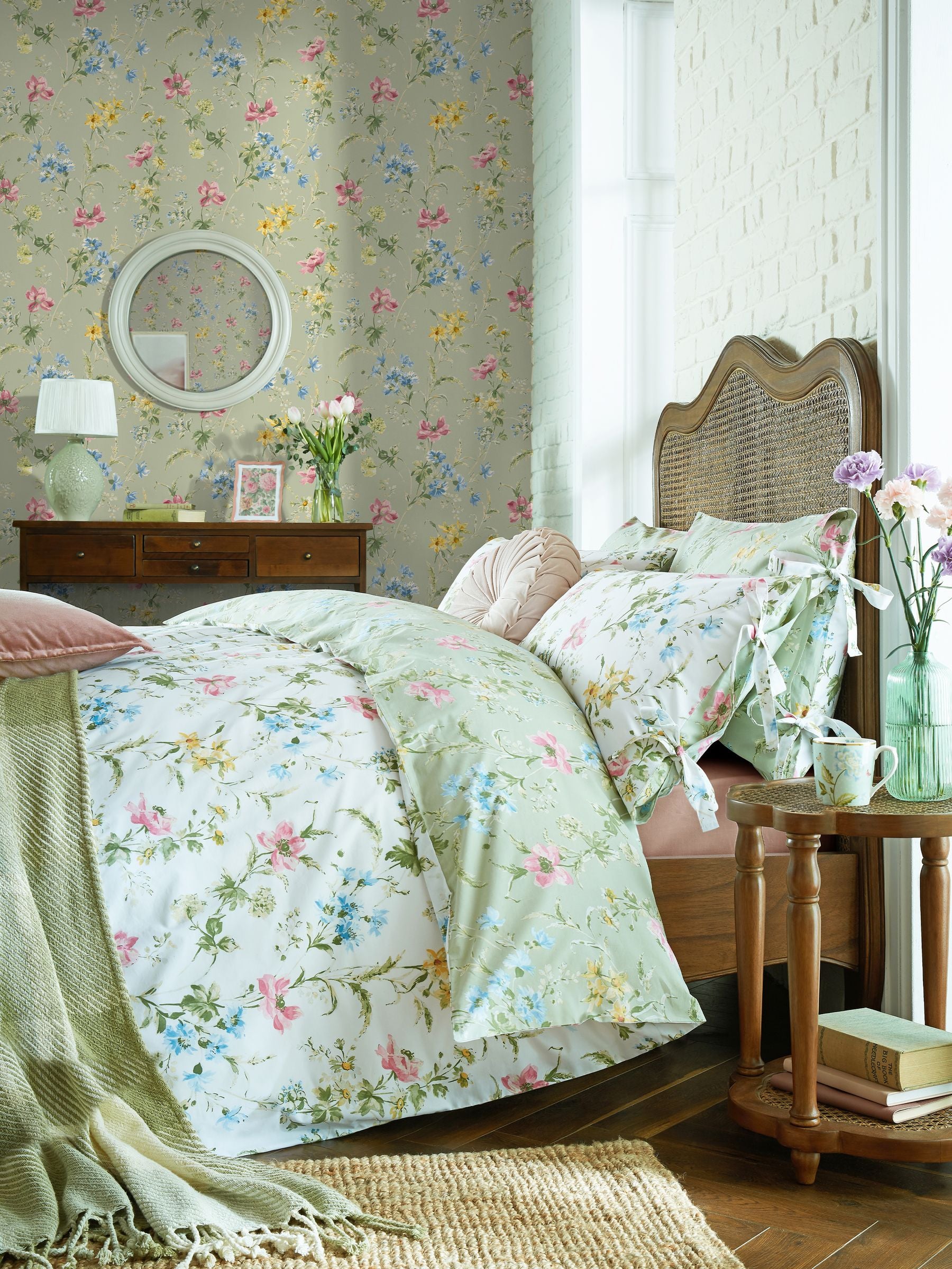 Laura Ashley Poppy Meadow wallpaper sample A4, imported from the UK