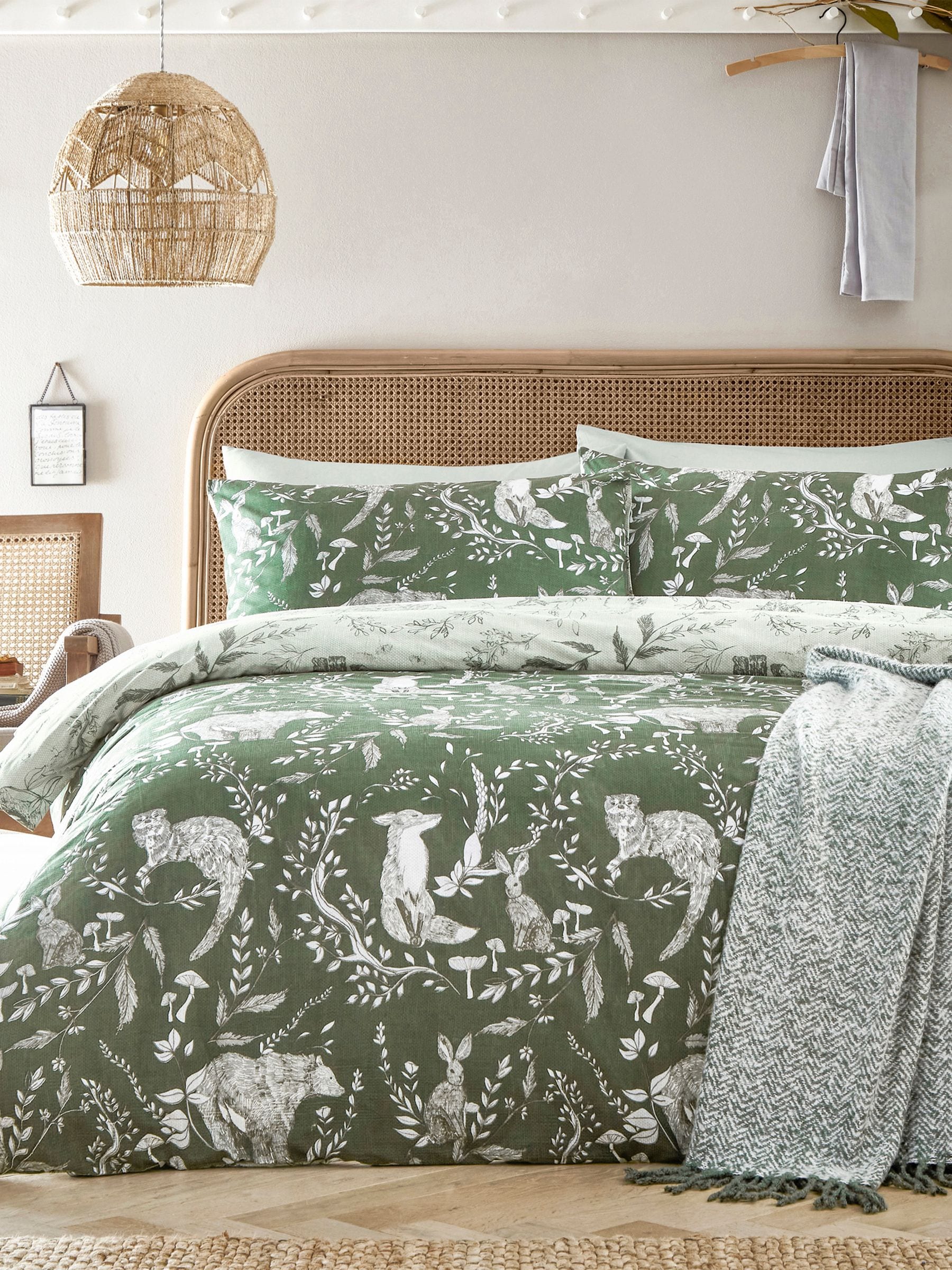 Evergreen Buckthorn reversible woodland duvet cover set - British product