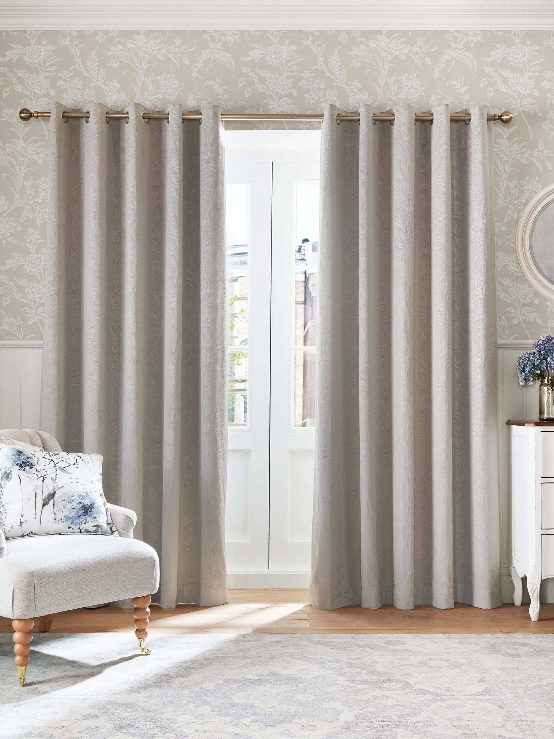 Laura Ashley Midnight Seaspray Lloyd Wallpaper 10m x 52cm