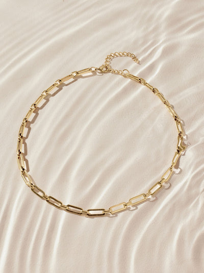 Halskette mit goldfarbener Gliederkette aus Edelstahl im Paperclip-Design