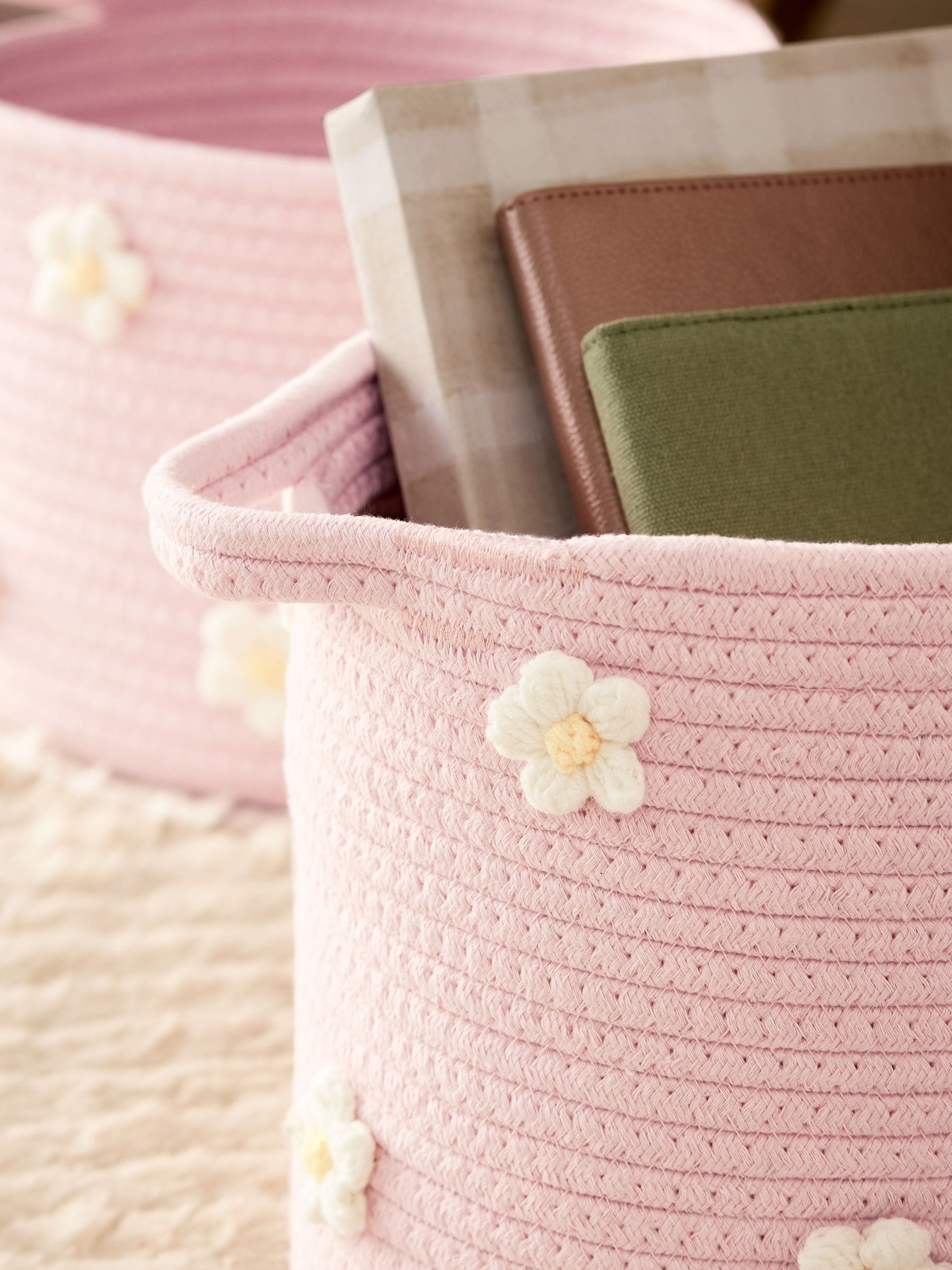 Pink daisy storage baskets set of 2, UK version