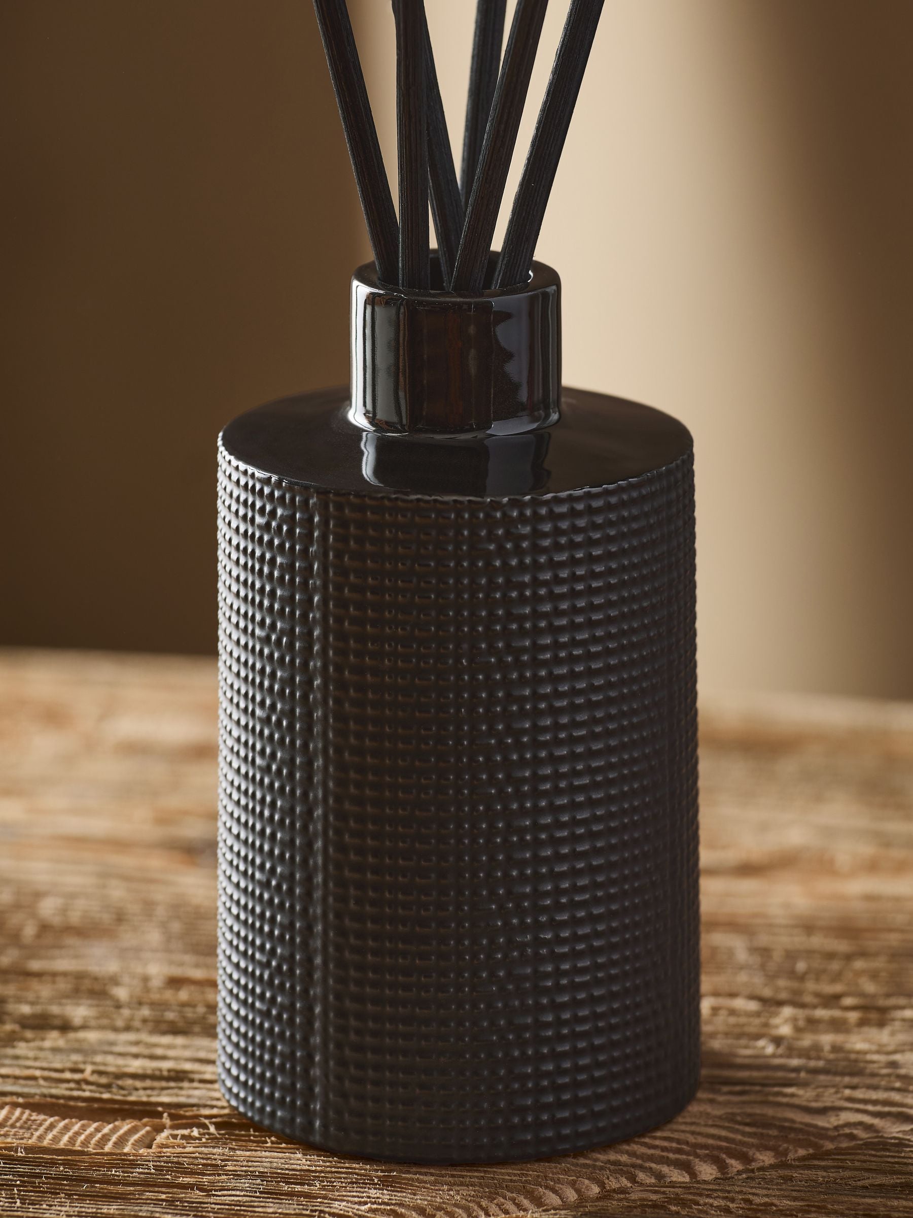 Black Global Pomegranate Lily diffuser 200ml, imported from the UK