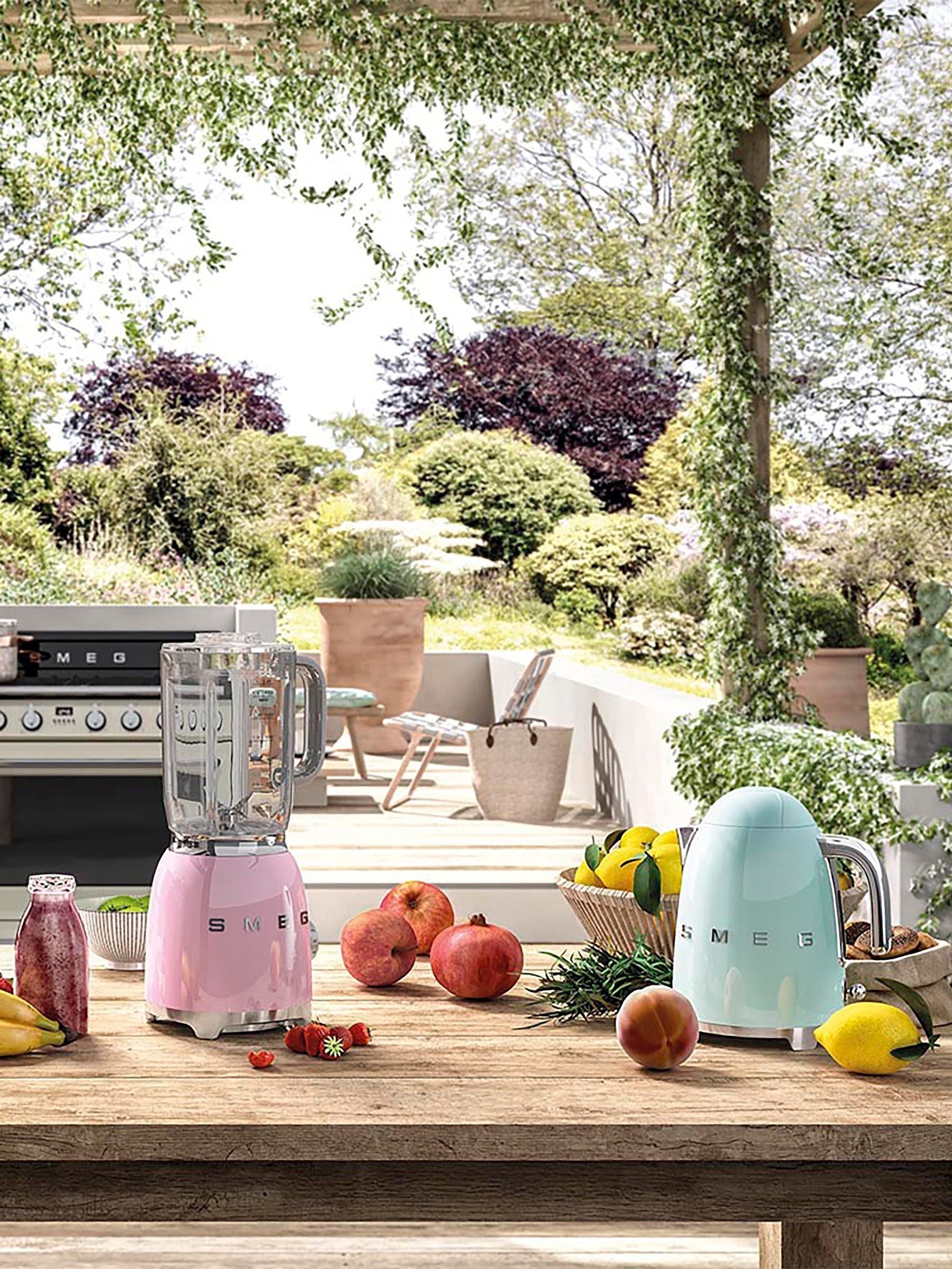 Smeg black kettle 1.7L (British brand)