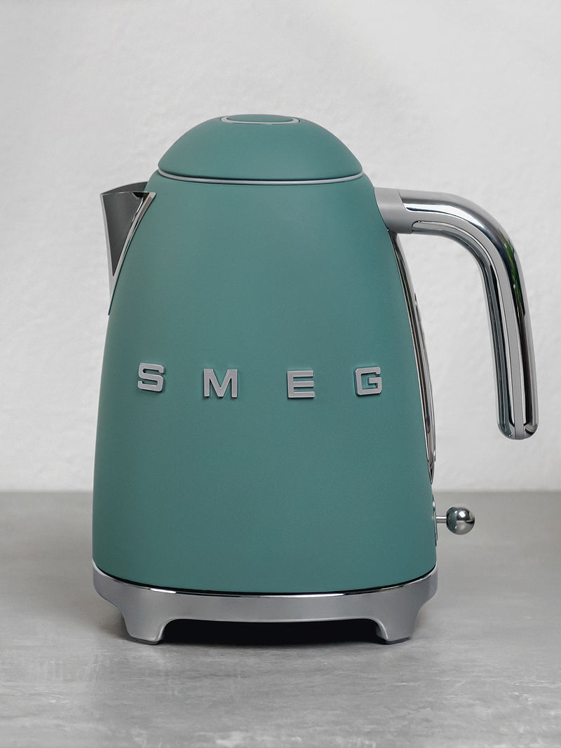 Smeg Black Electric Kettle 1.7L