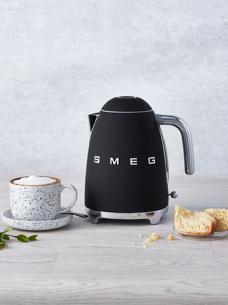 Smeg black kettle 1.7L (British brand)