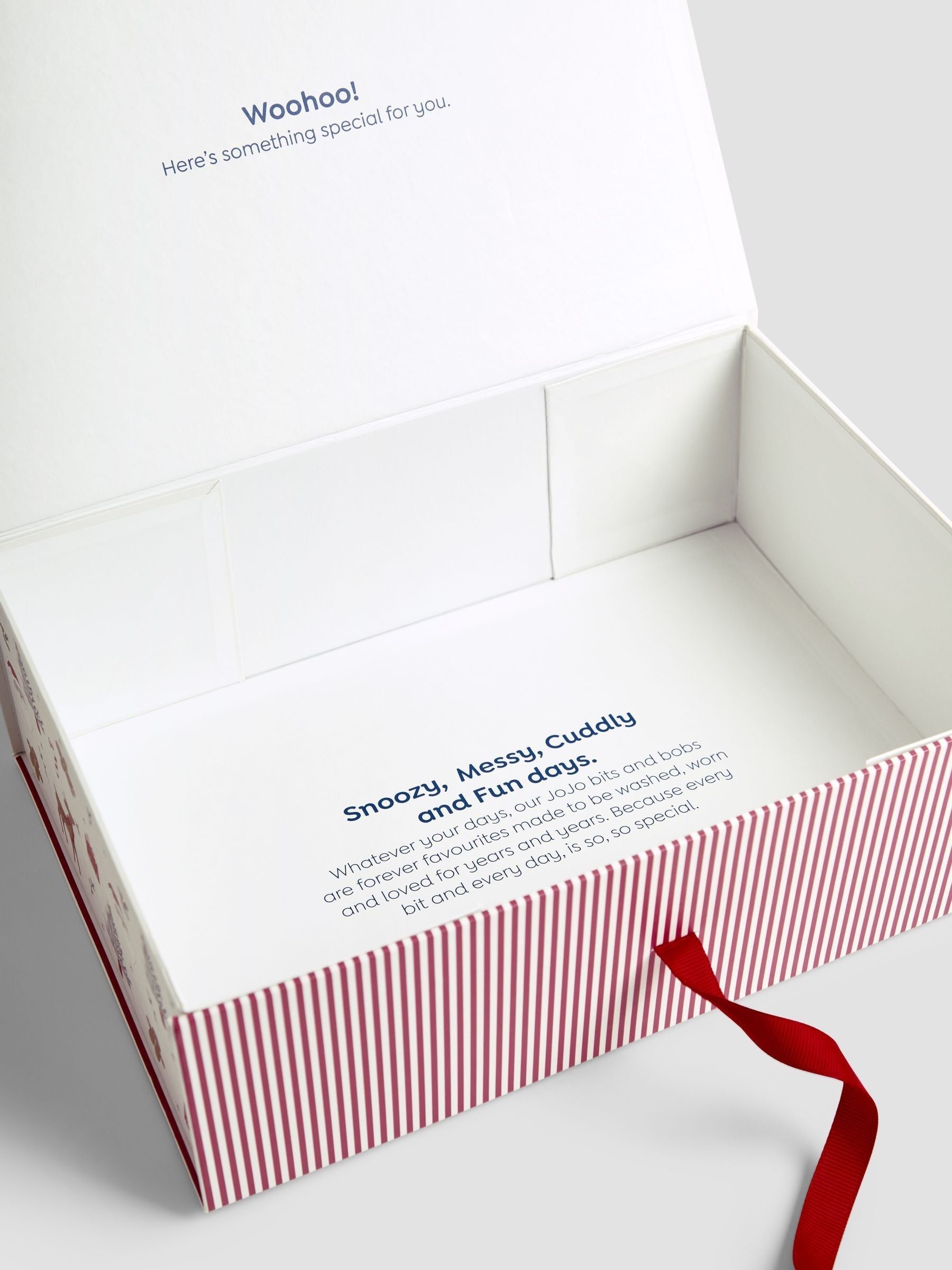 JoJo Maman Bébé Christmas Medium Gift Box, UK version