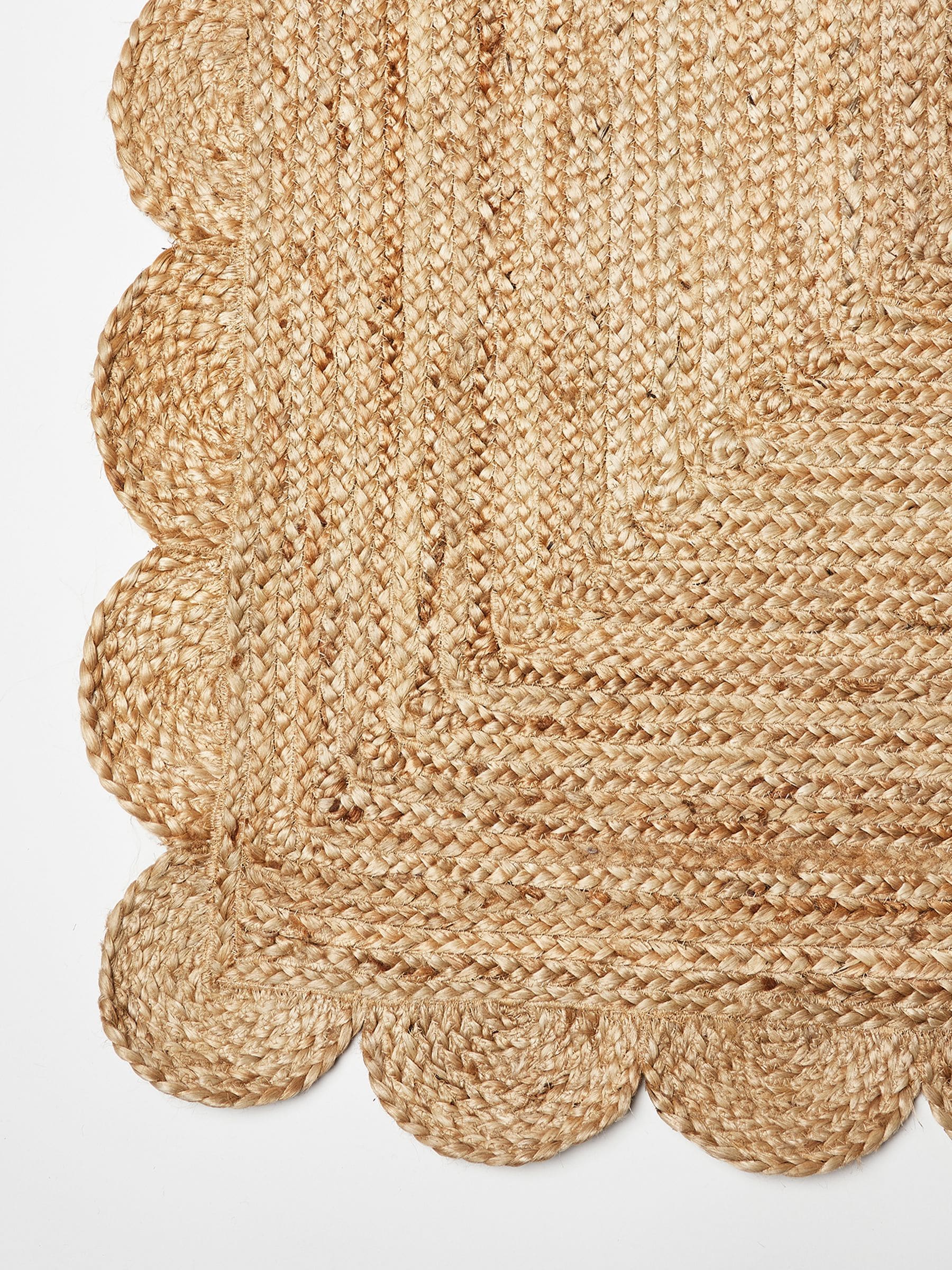 Oliver Bonas natural brown scalloped jute rug large (British brand)