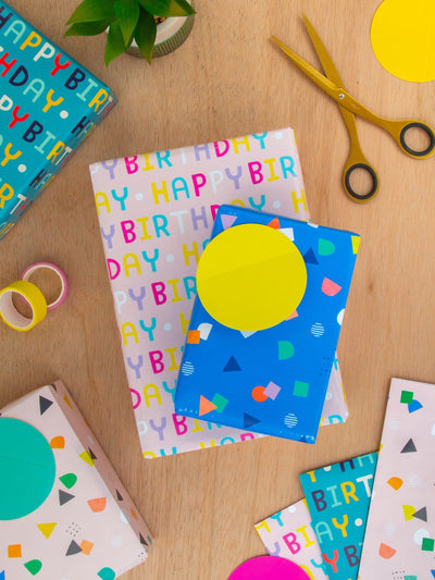 Set de papier cadeau d'anniversaire Hallmark avec 8 feuilles et 8 étiquettes
