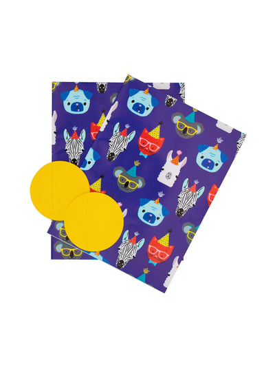 Hallmark barne gavepapir med dyre- og dinosaurmotiv og tilhørende klistremerker, med 4 ark og 4 klistremerker