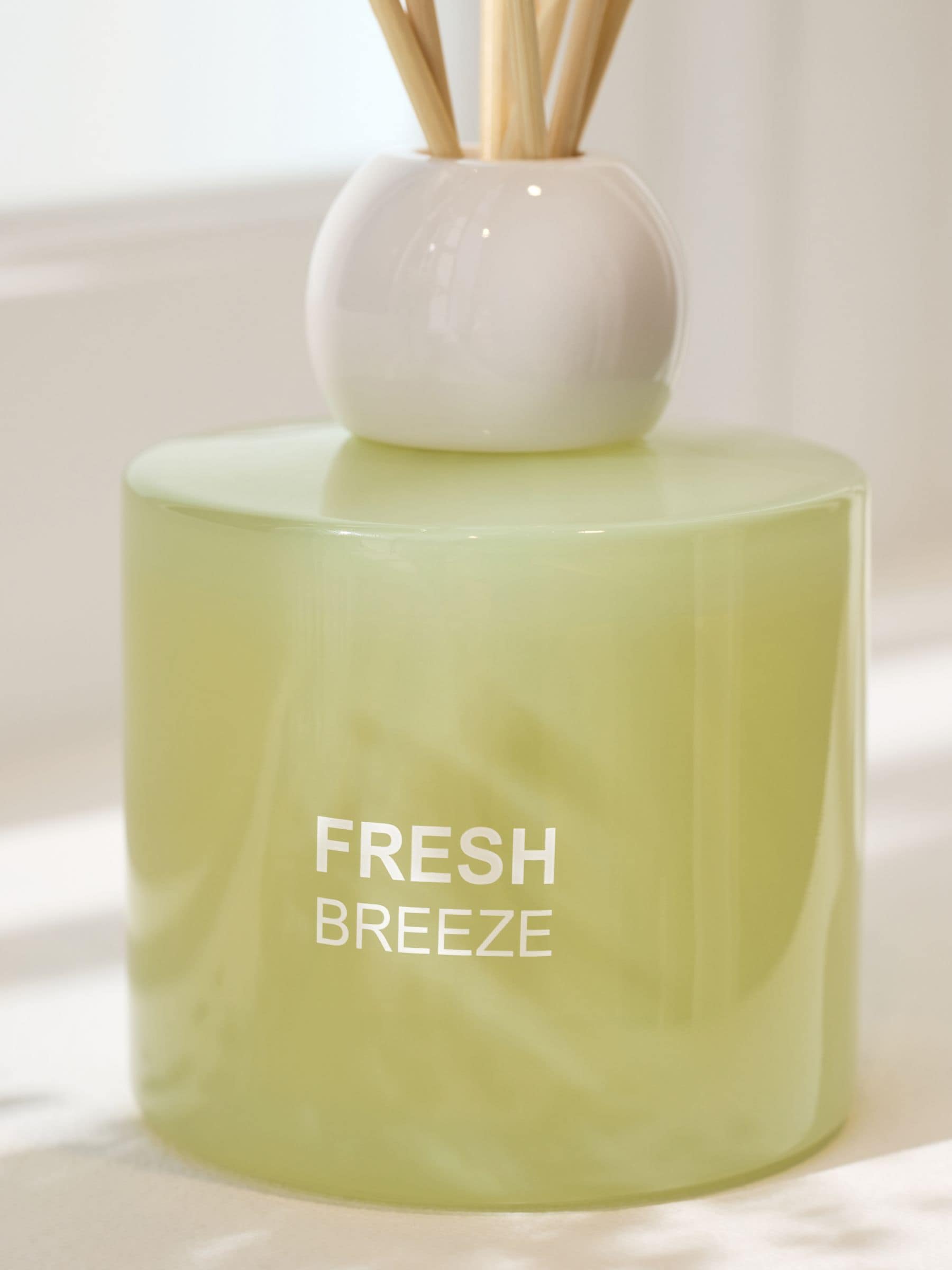 Reed diffuser Green Gardenia and Bergamot Pastels Fresh Breeze 200ml, UK version