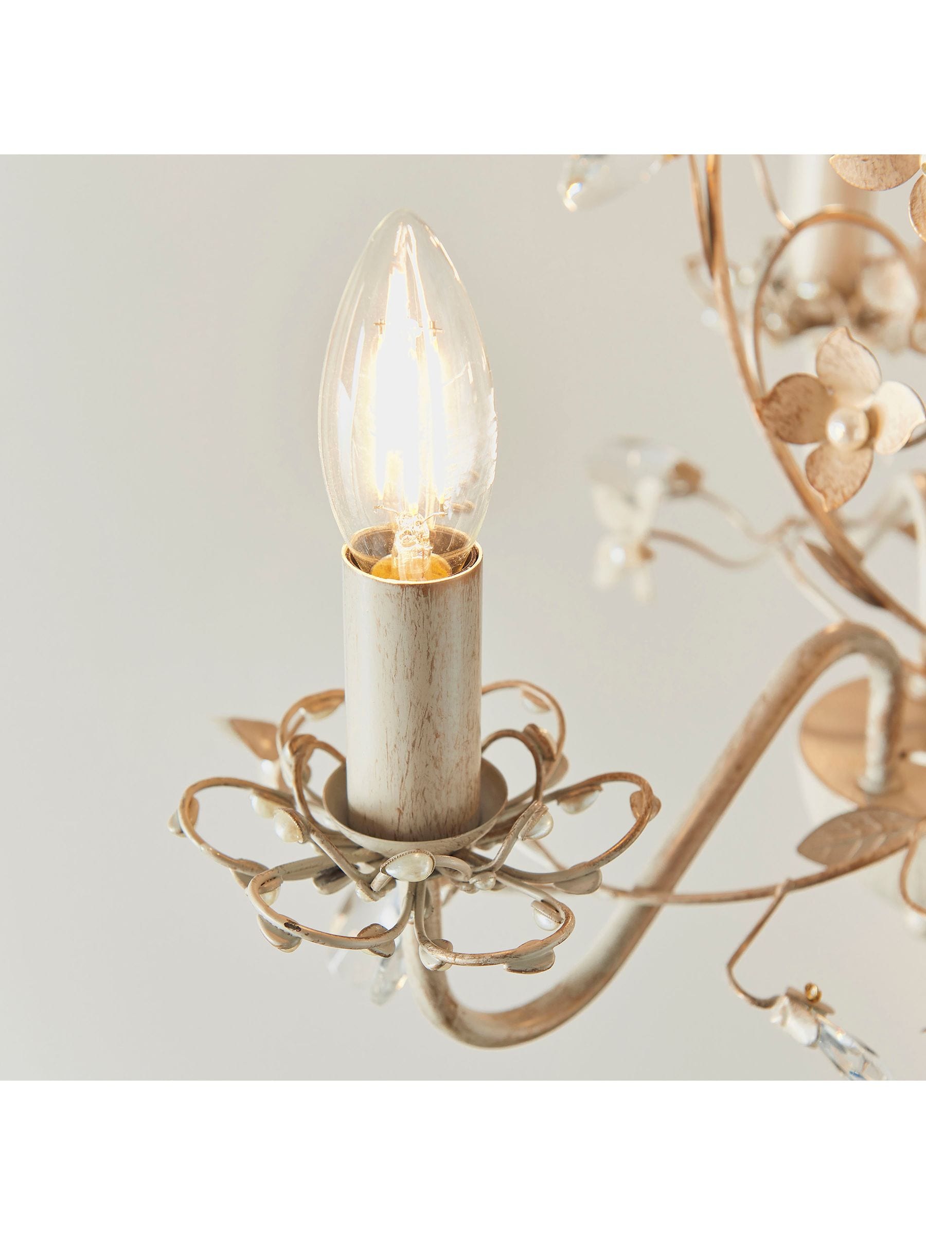 Gallery Home Gold Milford chandelier 47.5cm, imported from the UK