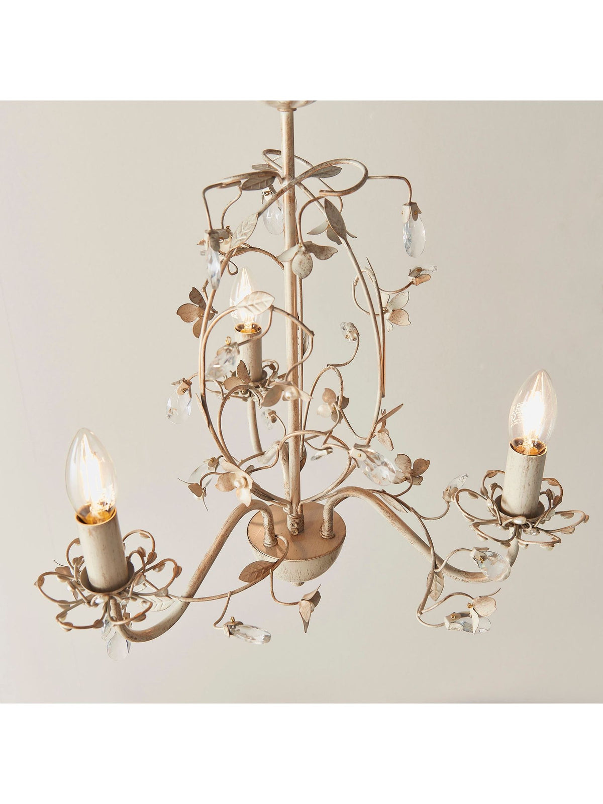 Gallery Home Gold Milford chandelier 47.5cm, imported from the UK