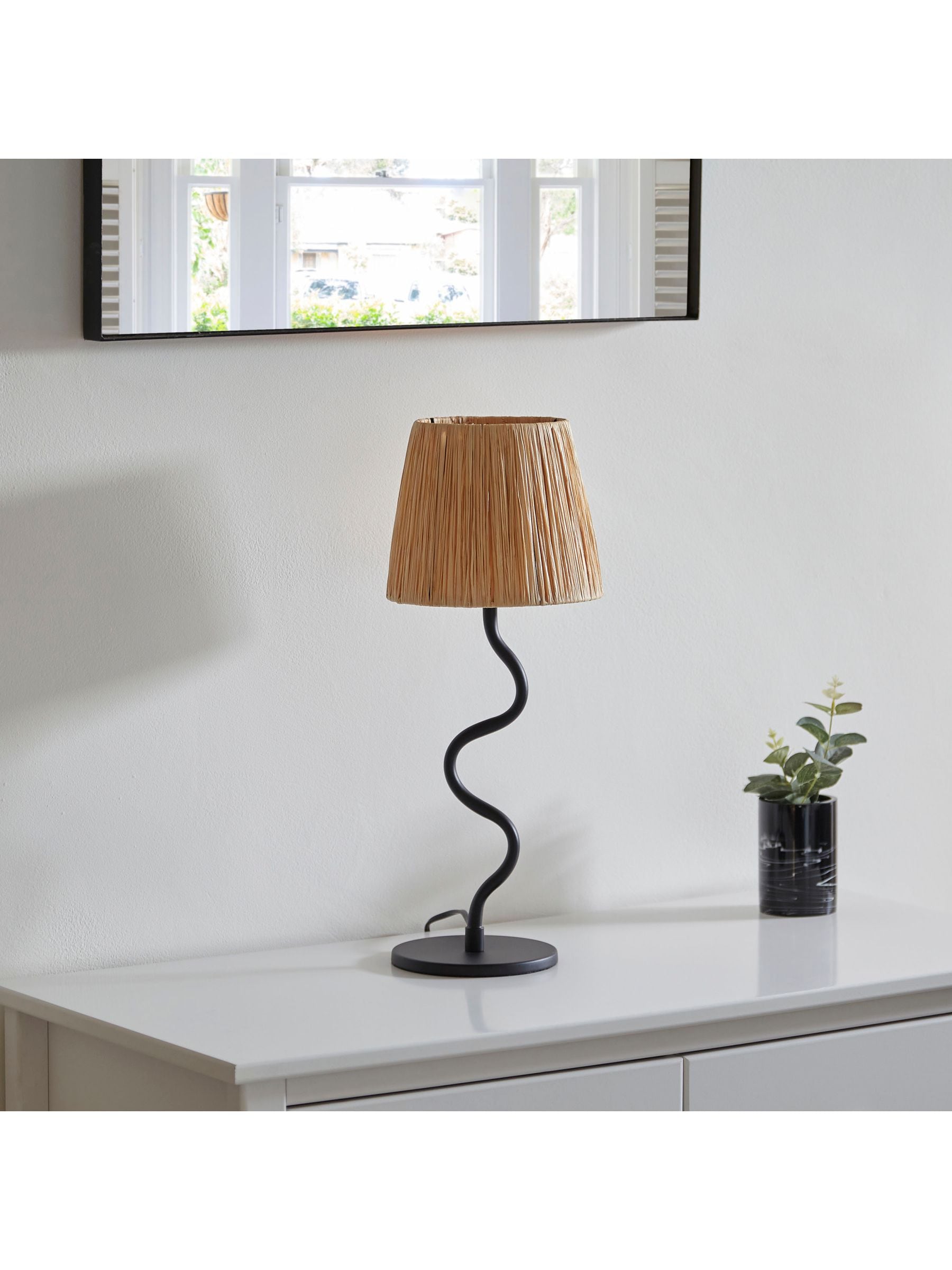 Gallery Home Black Stromsburg table lamp - British product