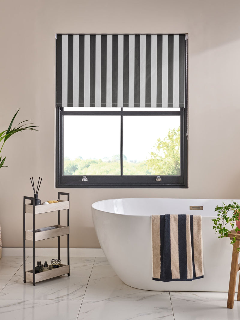 Blackout roller blind stripe print black/white - UK version