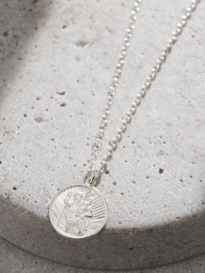 Posh Totty Designs Sølvfarget Personlig Herre St Christopher Anheng Halskjede med 20-tommers Kjede
