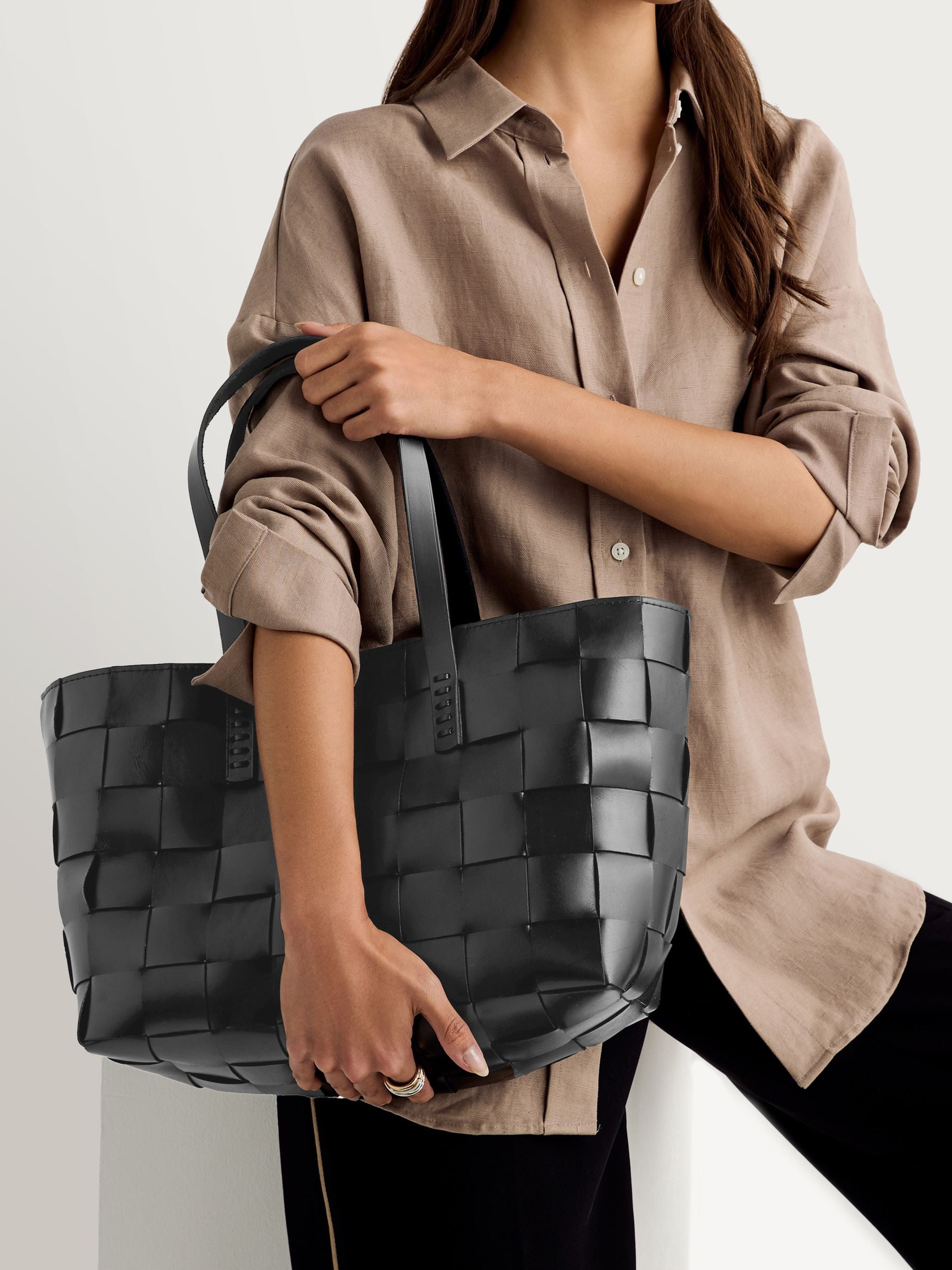 Dragon Diffusion black woven leather tote bag - British product