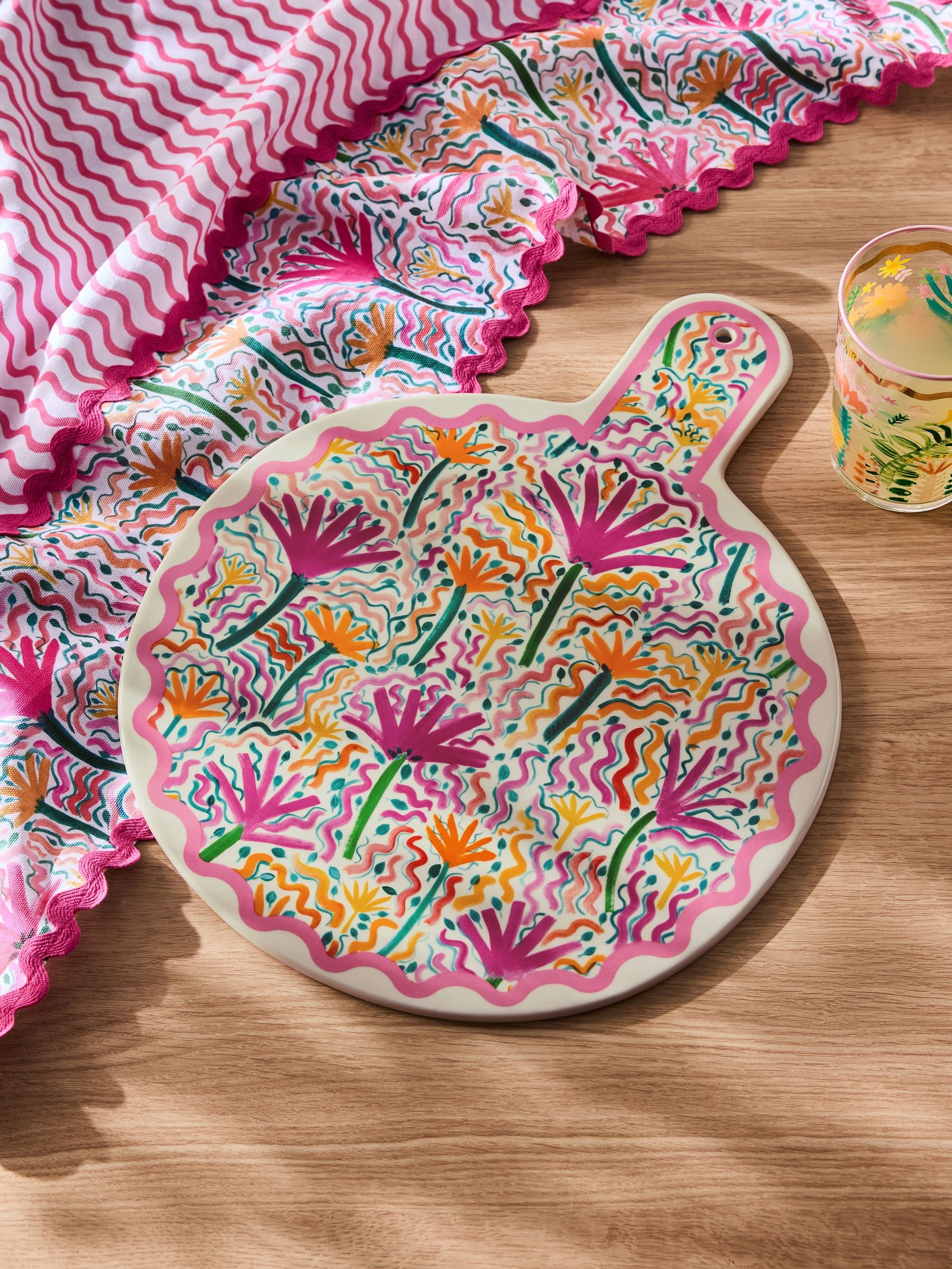 Lucy Tiffney pink yellow wiggle platter, UK version