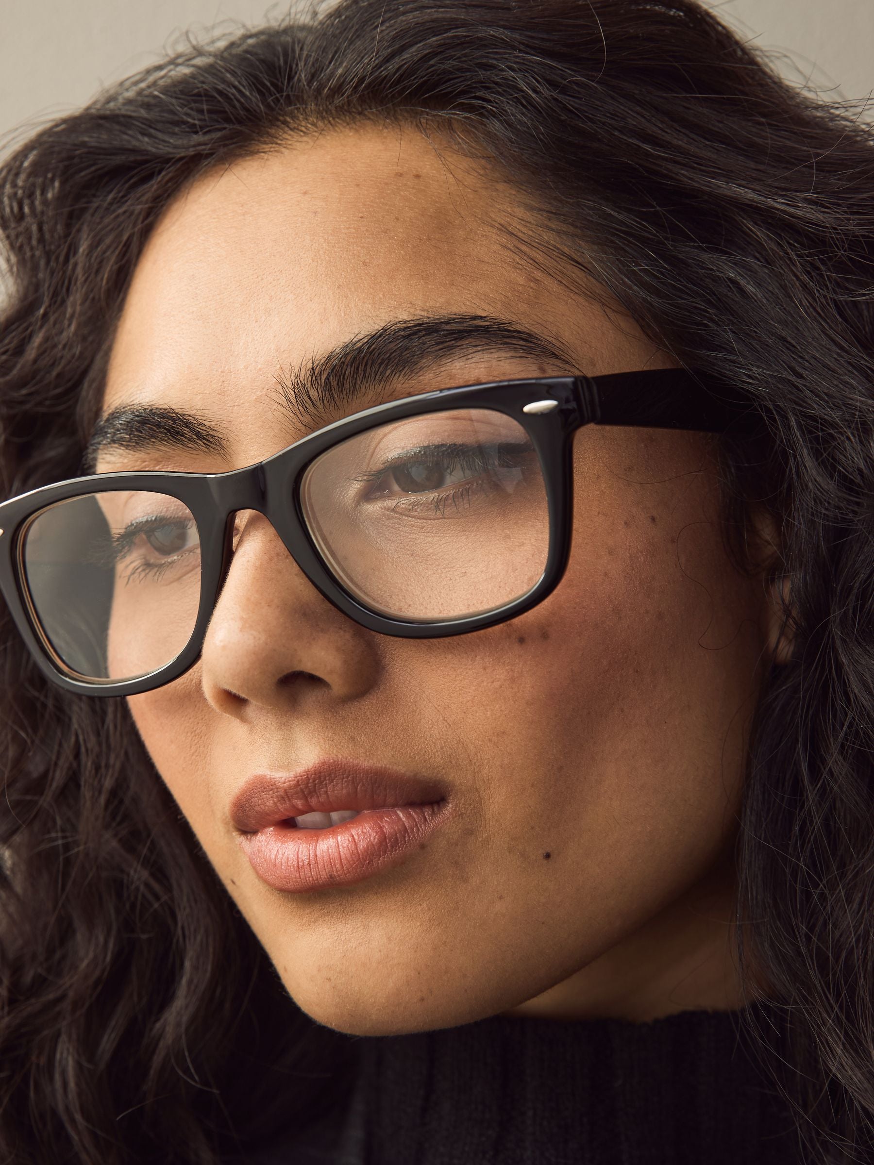 Black ready-to-wear reading glasses with scratch-resistant lenses - British product