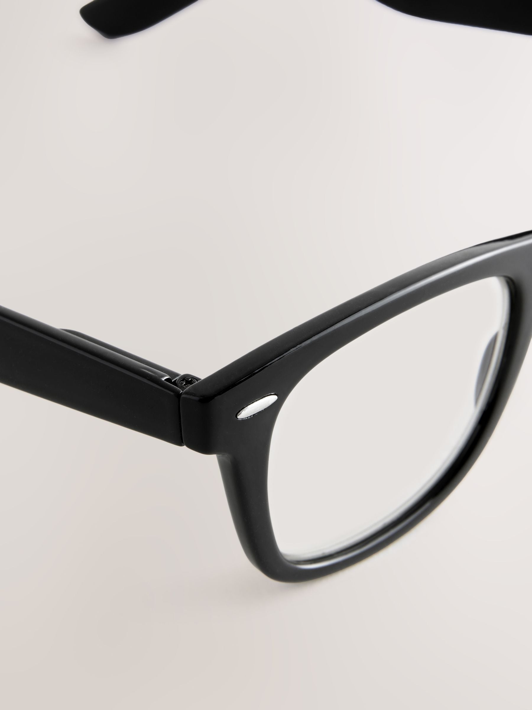 Black ready-to-wear reading glasses with scratch-resistant lenses - British product