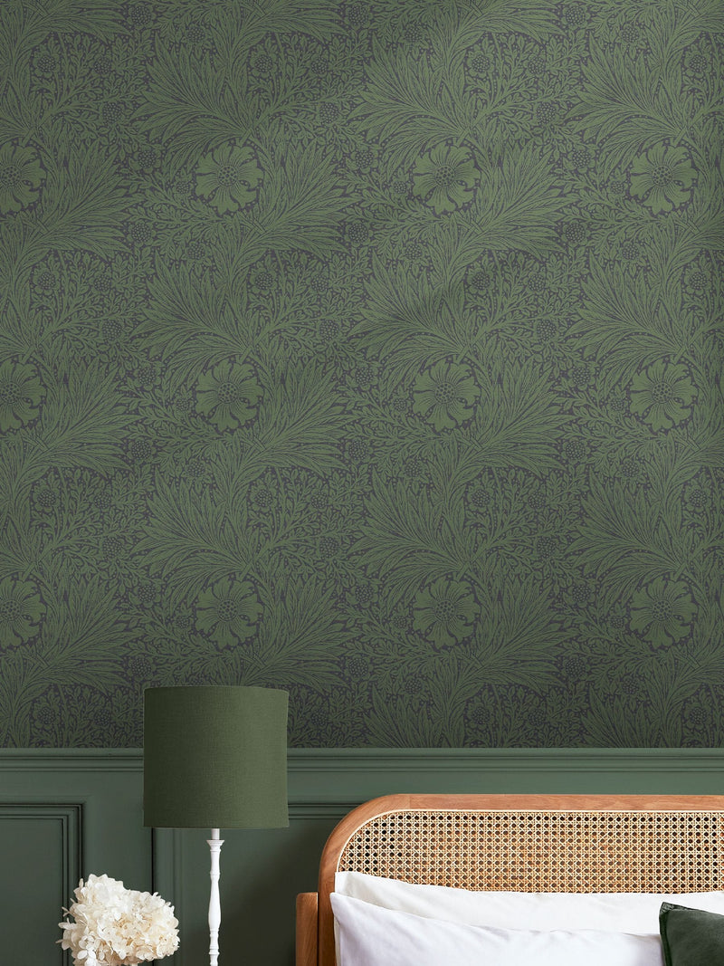 William Morris At Home Green Marigold wallpaper sample A4 - British product