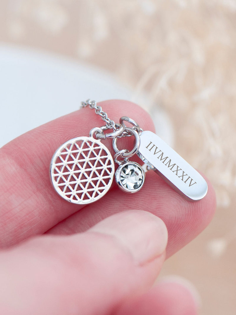 Treat Republic personalised mandala necklace with crystal, UK version