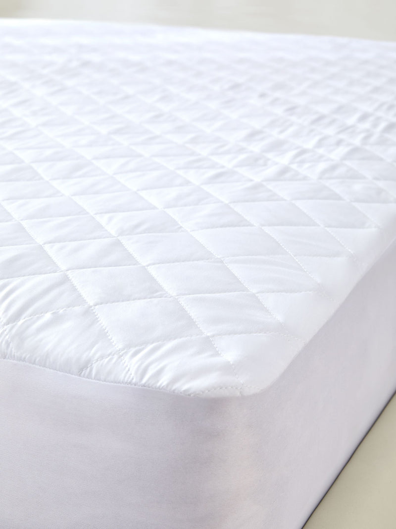 Extra deep mattress protector (British brand)