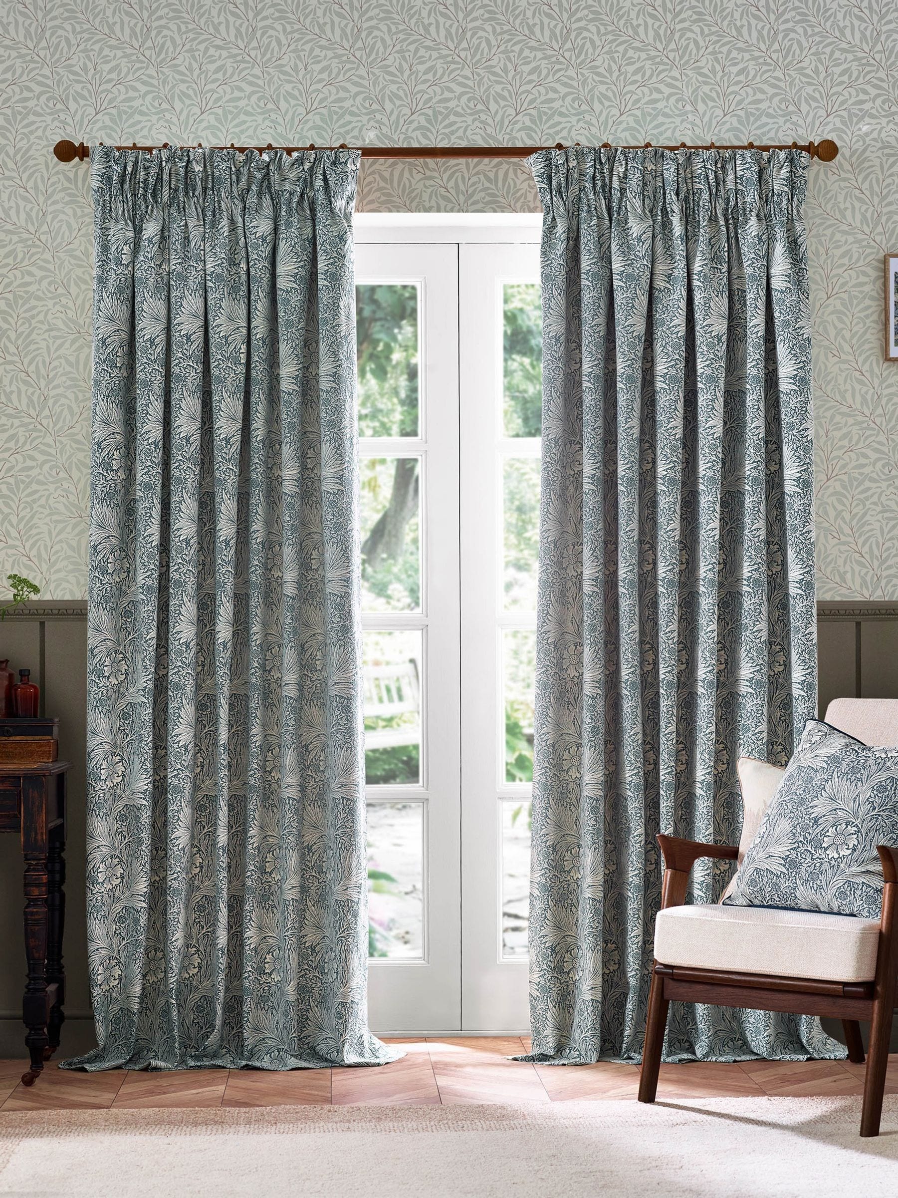 Morris & Co Indigo Marigold jacquard curtain 117x137cm, UK version