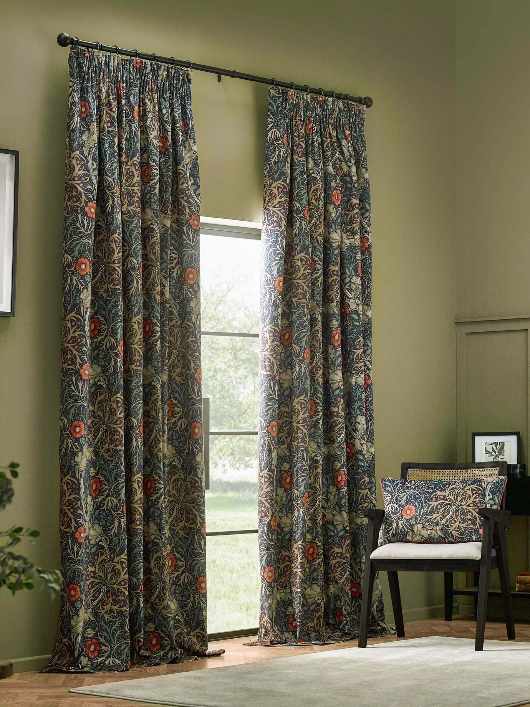 Morris & Co Indigo Seaweed curtains velvet 117x137cm, UK version