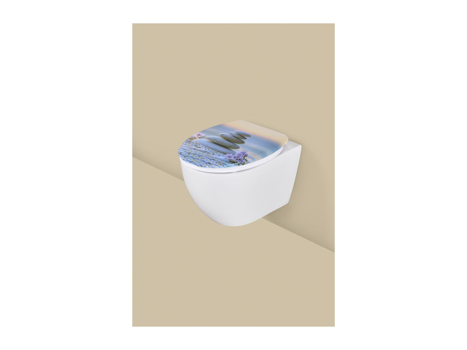 Patterned toilet seat with soft close mechanism (British brand)