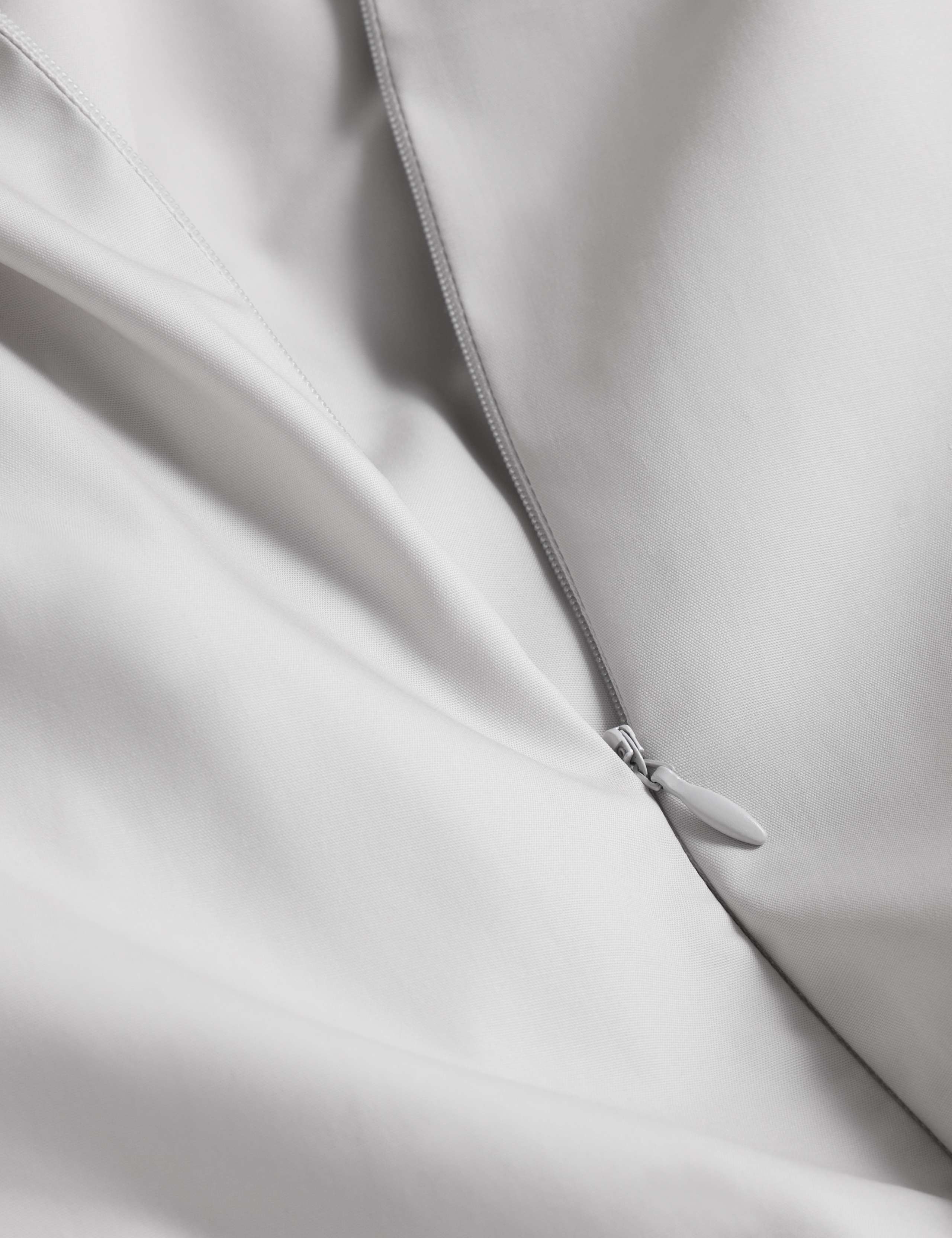 400 thread count Egyptian cotton bedding set, imported from the UK