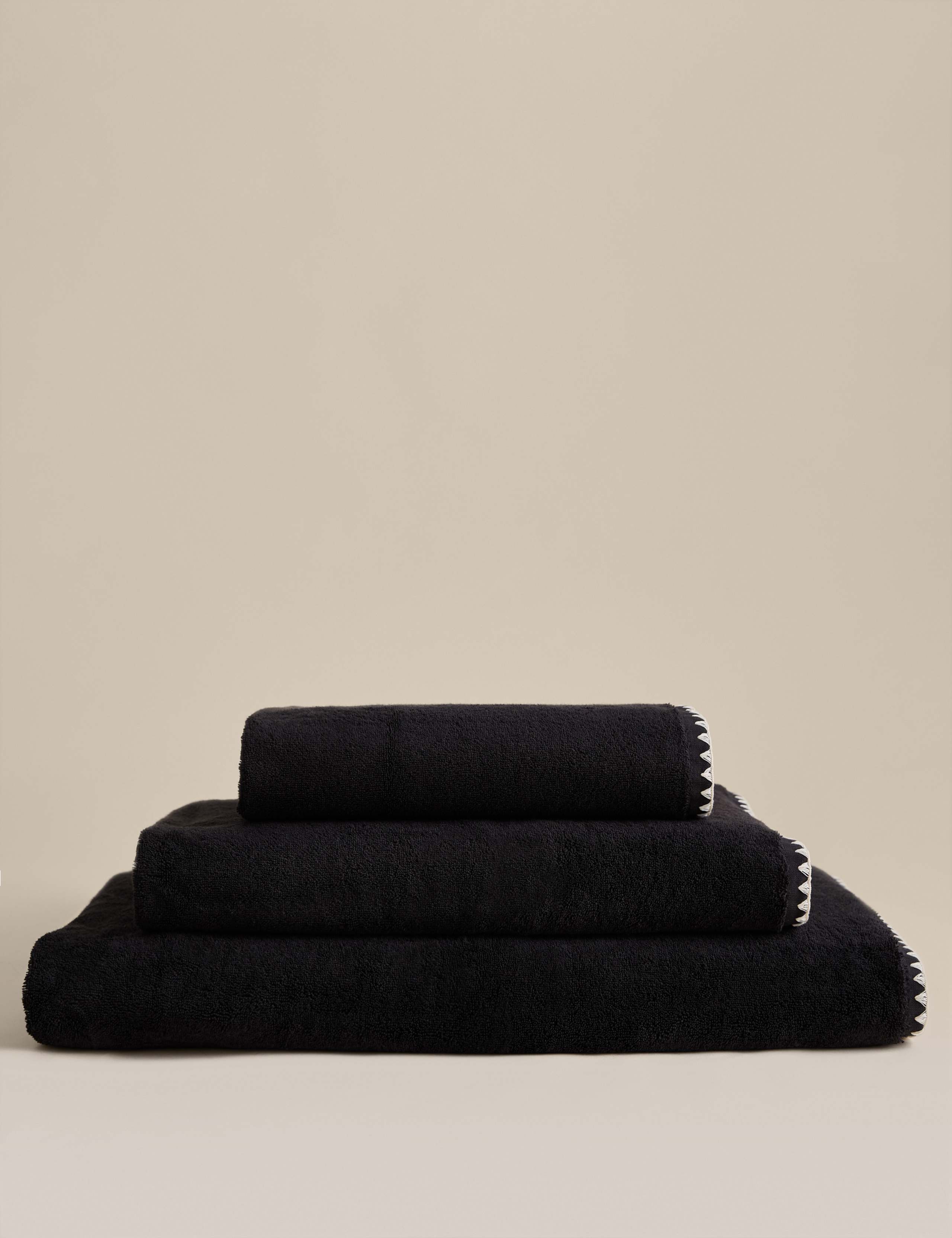 Egyptian cotton blanket stitch towel 650 GSM - British product