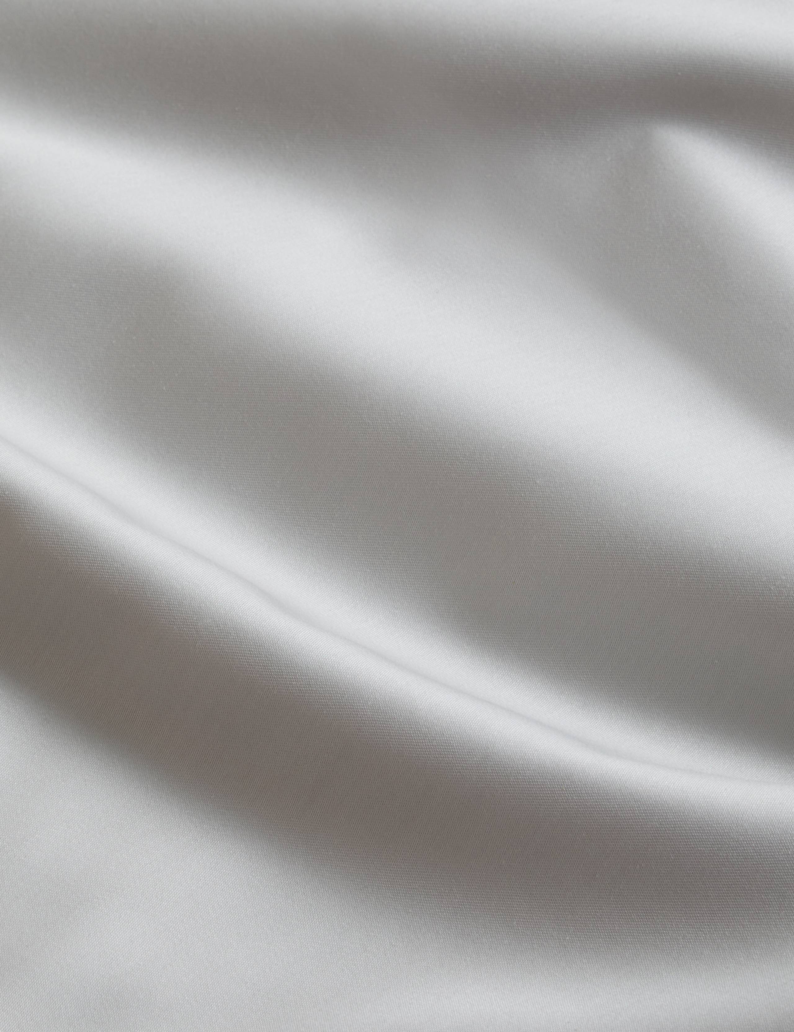 Egyptian cotton fitted sheet 230 thread count (British brand)