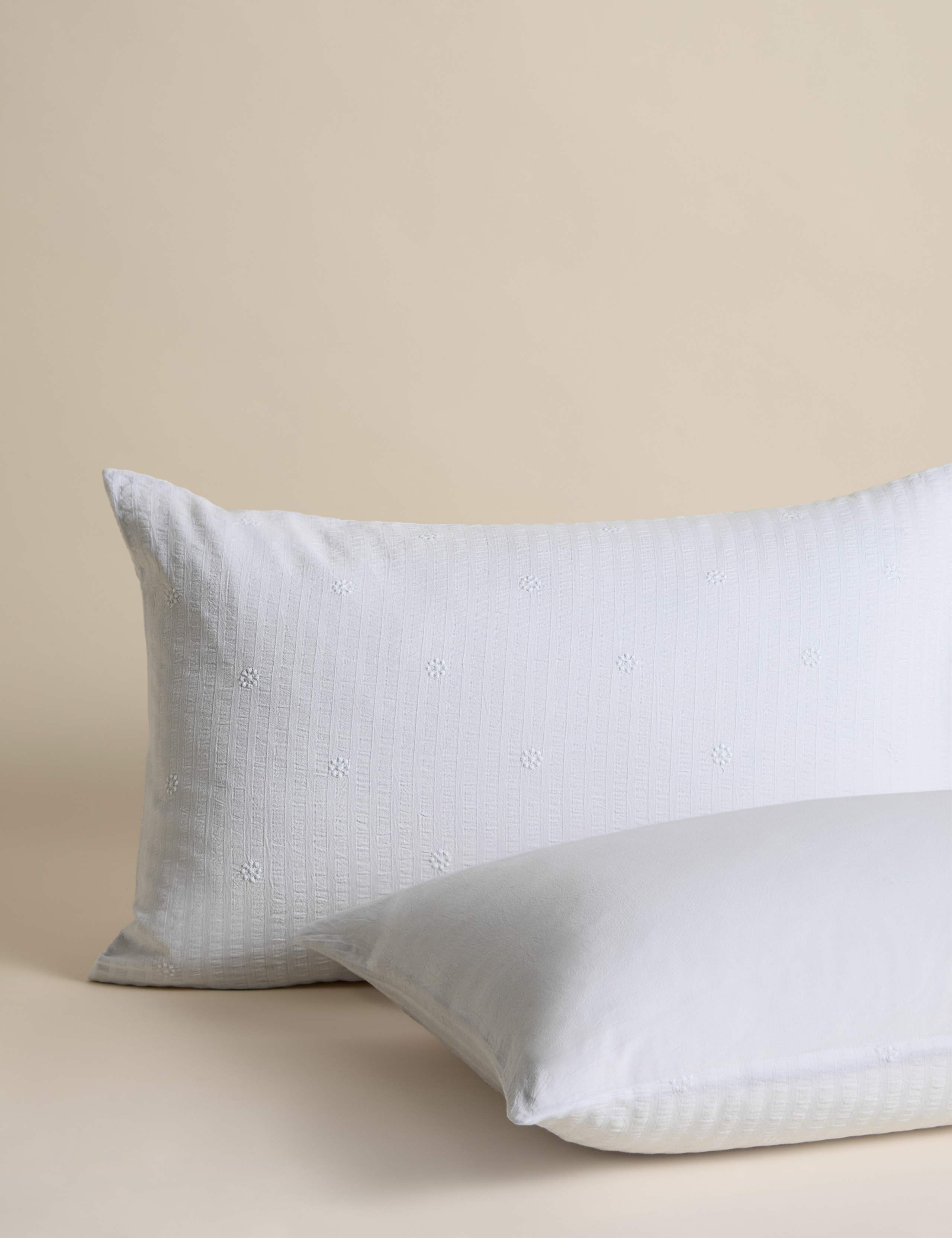 Embroidered floral seersucker bedding set - British product