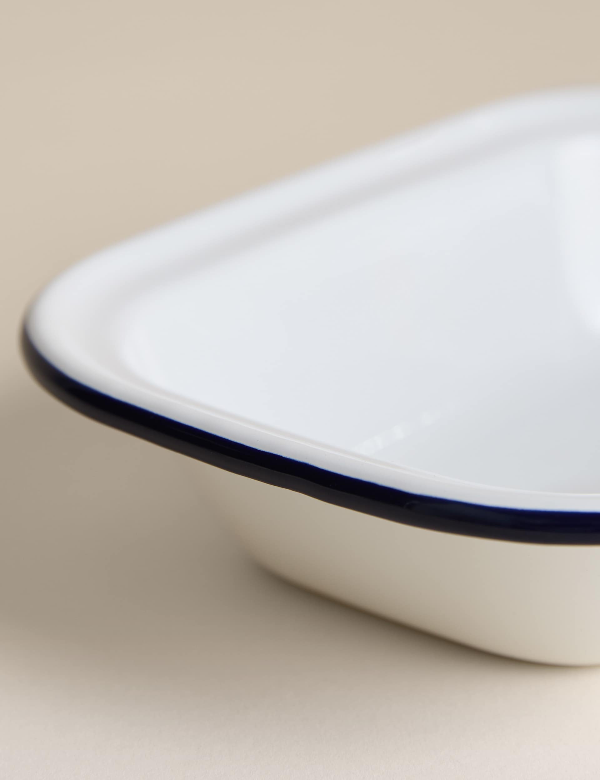 Enamel pie dish 24cm - British product