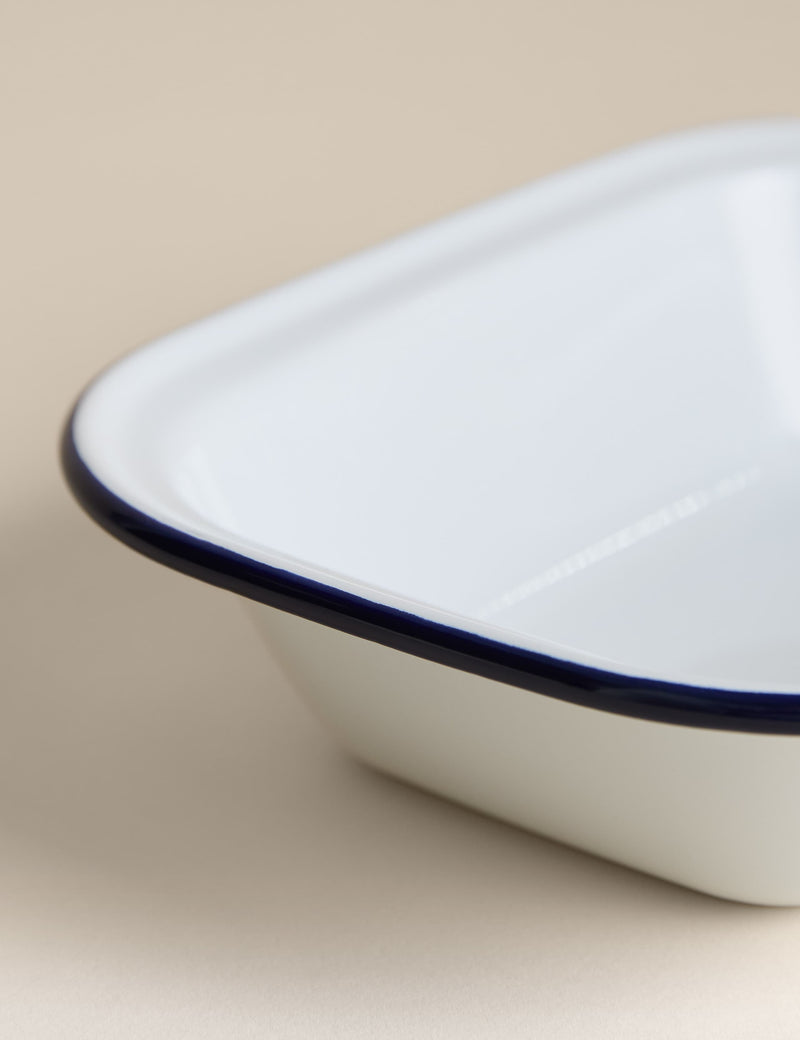 Enamel 28cm pie dish - British product